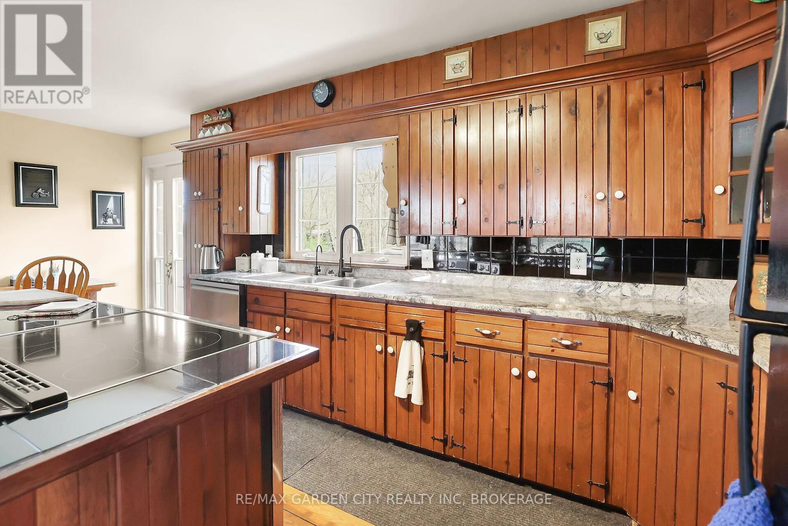 3200 Bertie Road, Fort Erie, Ontario  L0S 1N0 - Photo 7 - X12290222