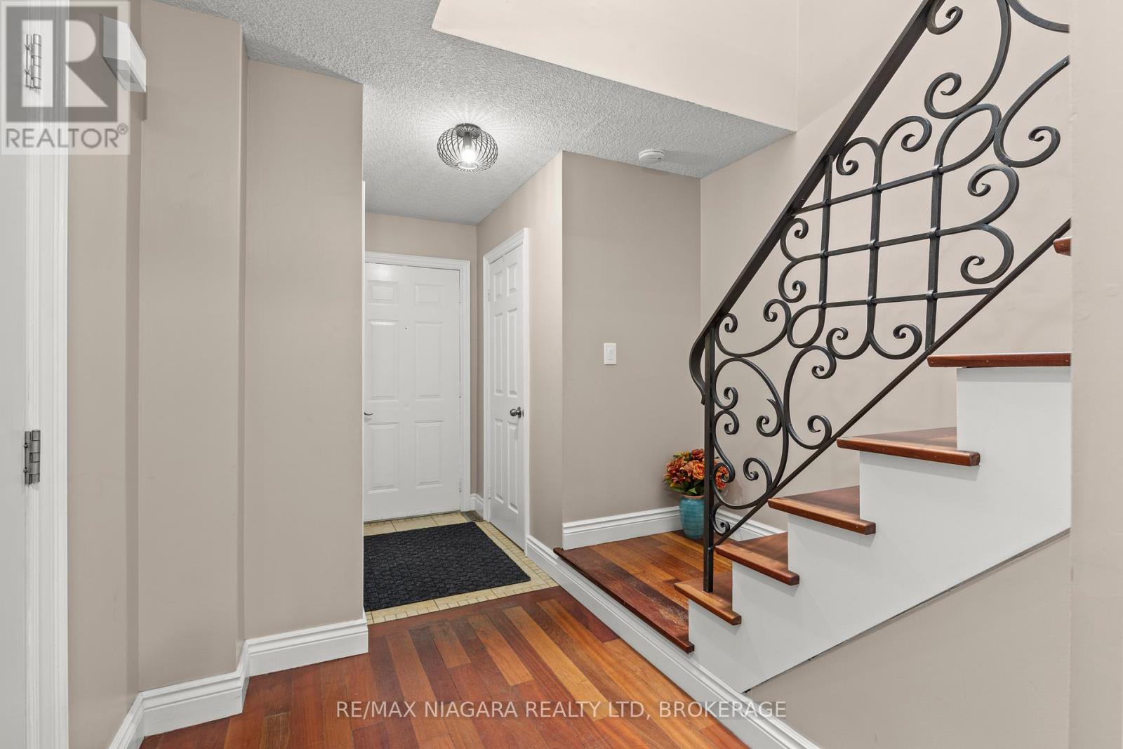 13 - 34 Dynasty Avenue, Hamilton, Ontario  L8G 5C7 - Photo 4 - X12291748