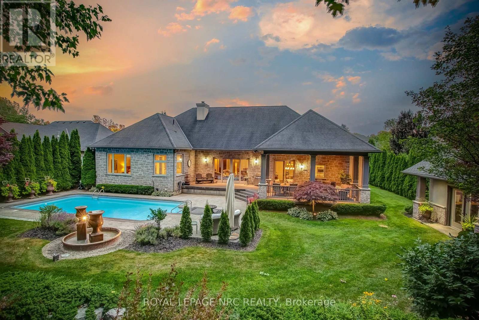 6725 Domenic Crescent, Niagara Falls, Ontario  L2J 4L5 - Photo 2 - X12298461