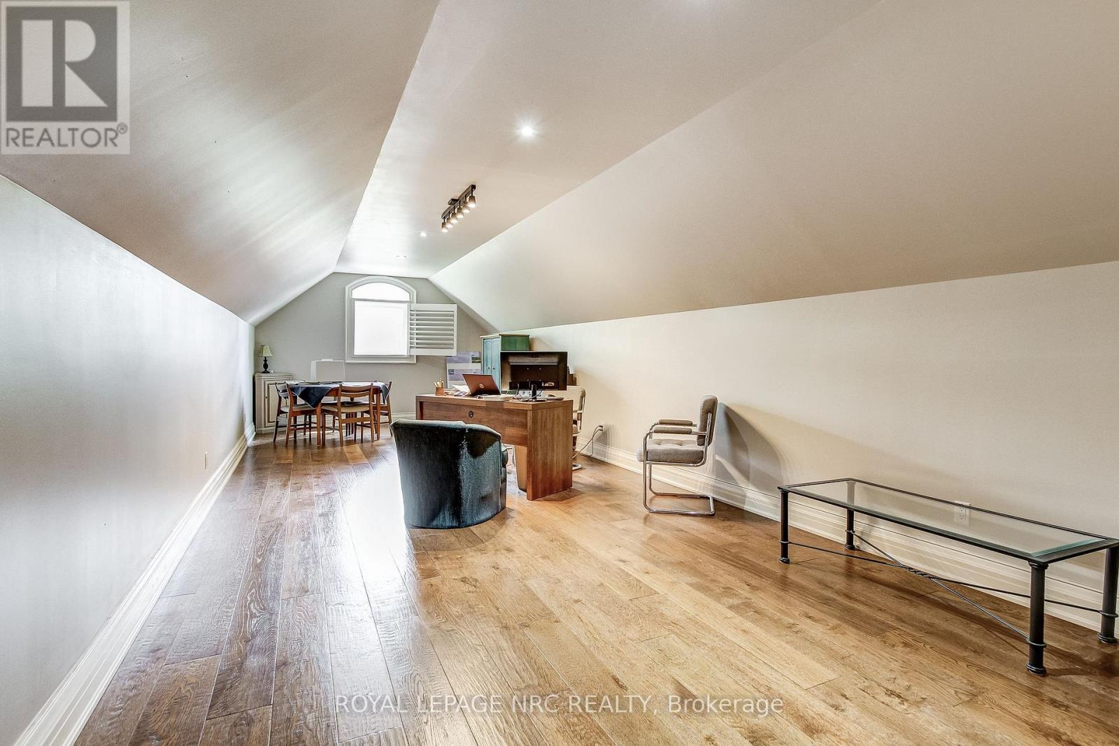 6725 Domenic Crescent, Niagara Falls, Ontario  L2J 4L5 - Photo 21 - X12298461