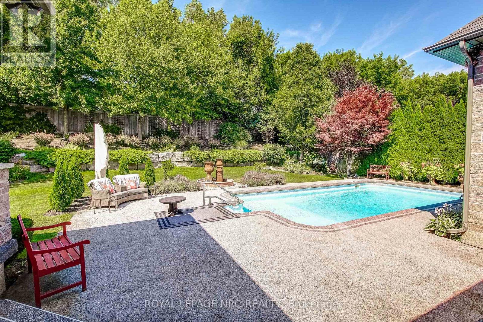 6725 Domenic Crescent, Niagara Falls, Ontario  L2J 4L5 - Photo 36 - X12298461