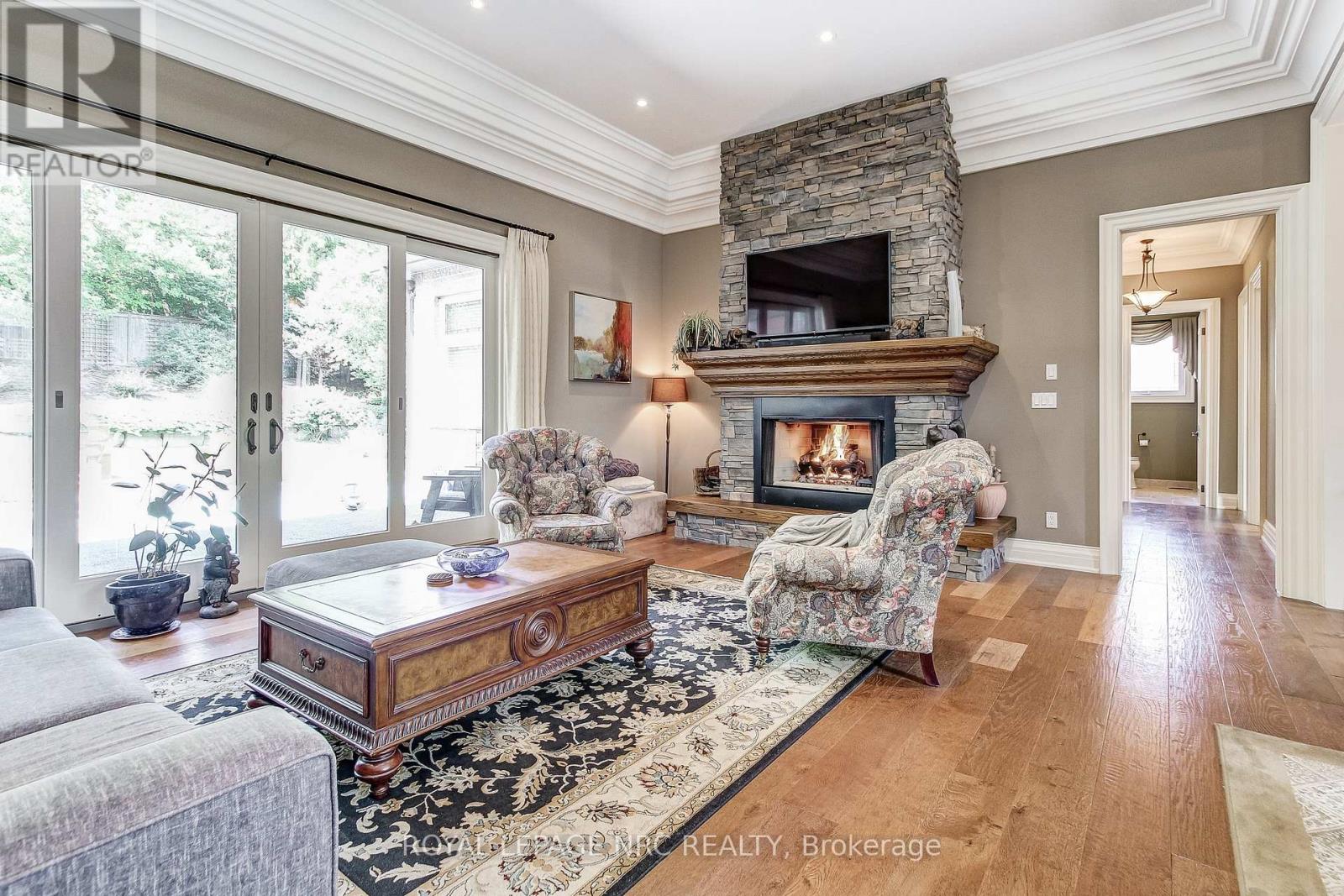 6725 Domenic Crescent, Niagara Falls, Ontario  L2J 4L5 - Photo 7 - X12298461