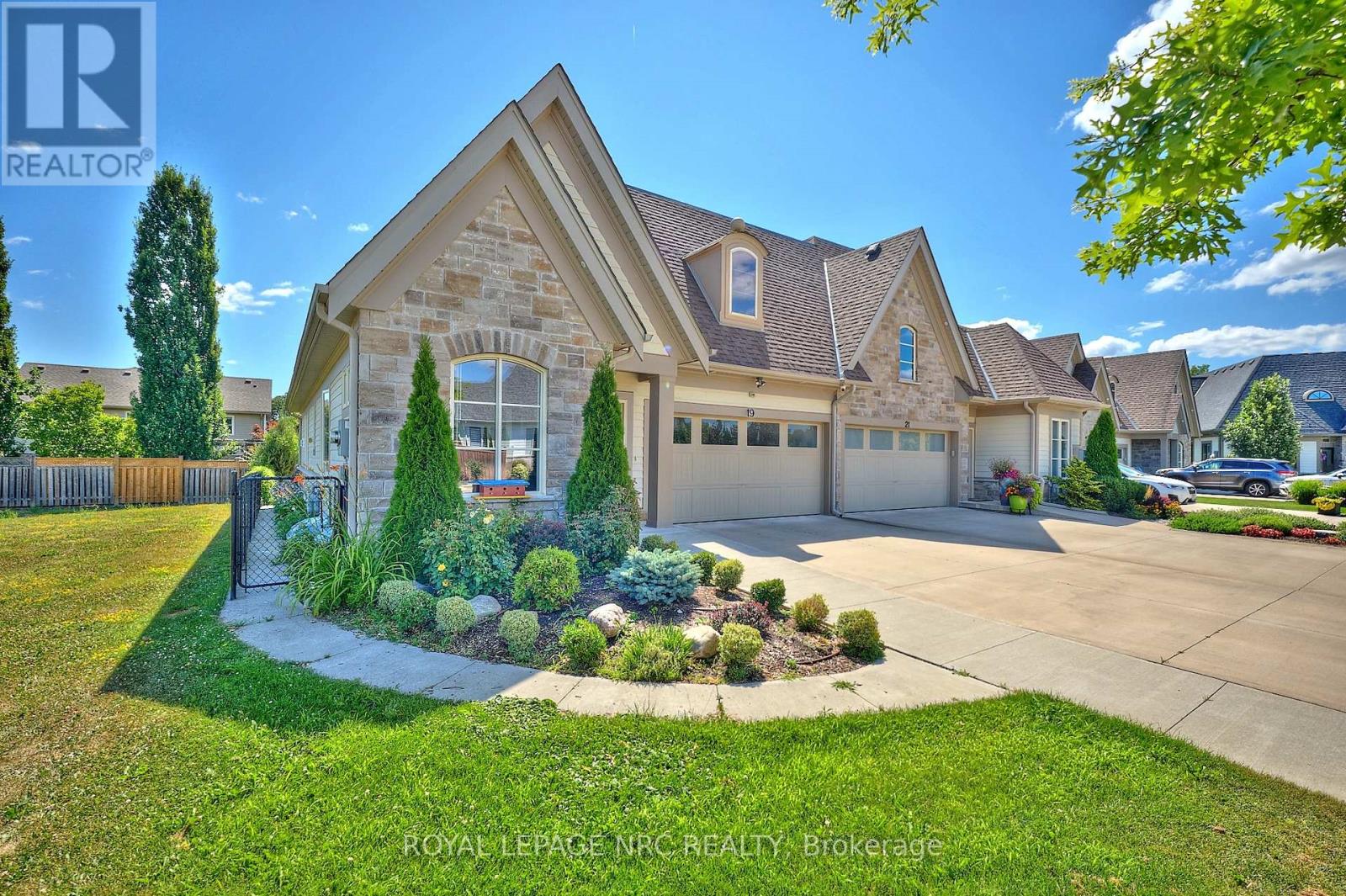 19 FRANCESCO CRESCENT, St. Catharines, Ontario