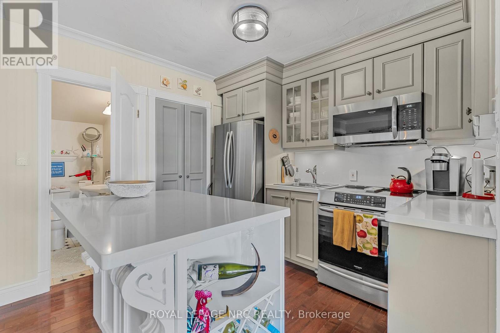 3816 Terrace Lane, Fort Erie (Crystal Beach), Ontario  L0S 1B0 - Photo 14 - X12308109