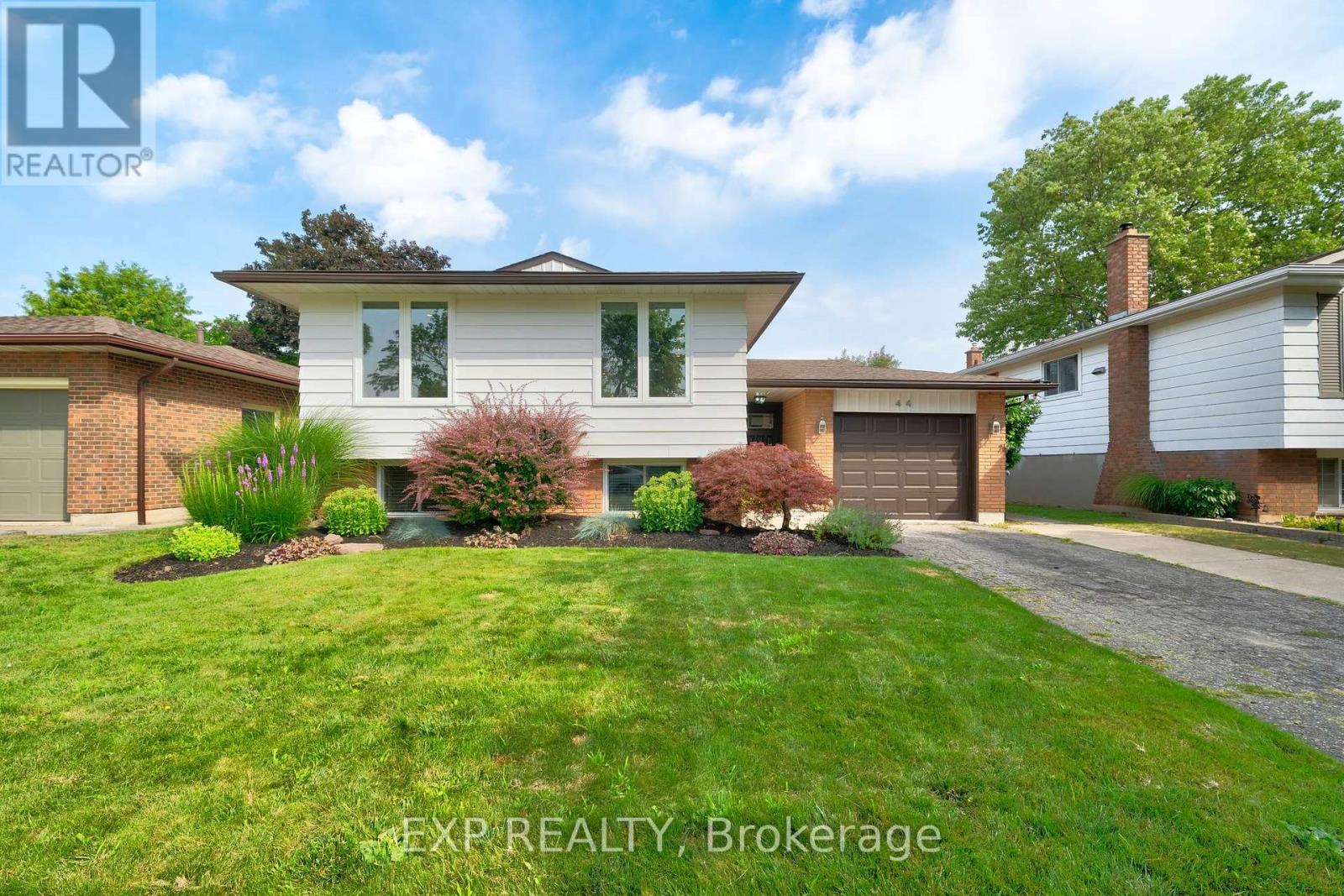 44 ROYAL ORCHARD CRESCENT, st. catharines (lakeport), Ontario