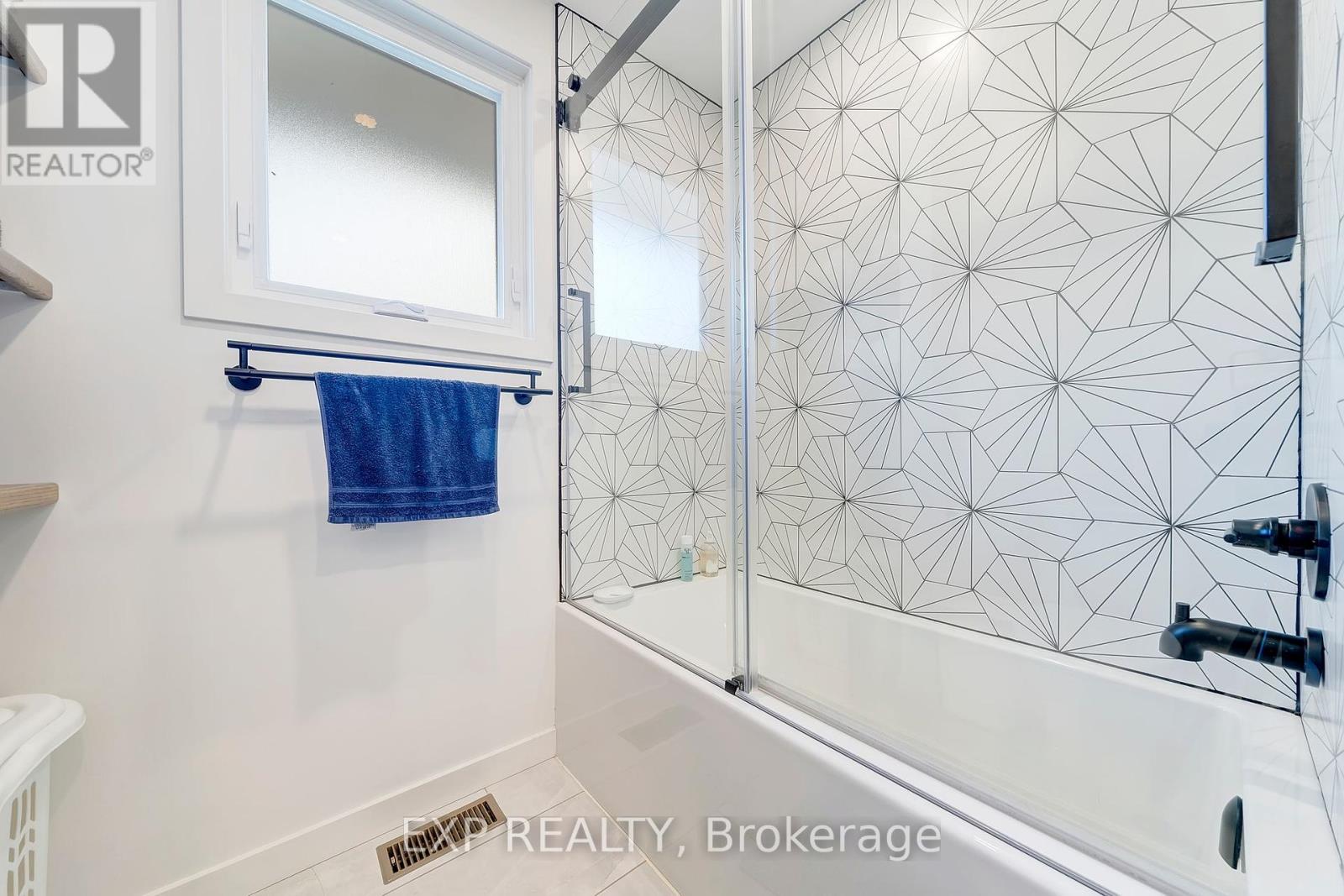 44 Royal Orchard Crescent, St. Catharines (Lakeport), Ontario  L2N 4E9 - Photo 19 - X12309568