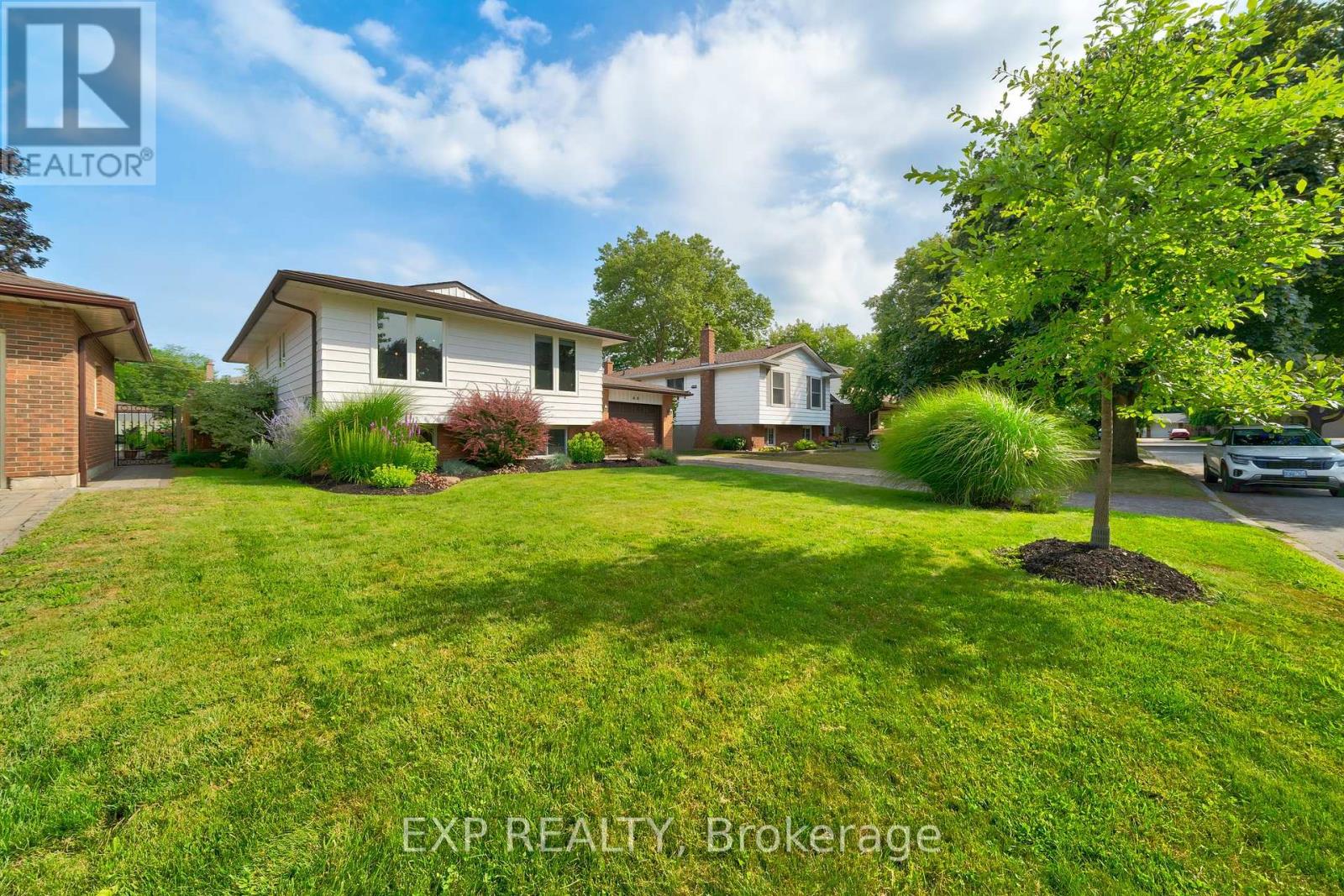 44 Royal Orchard Crescent, St. Catharines (Lakeport), Ontario  L2N 4E9 - Photo 2 - X12309568