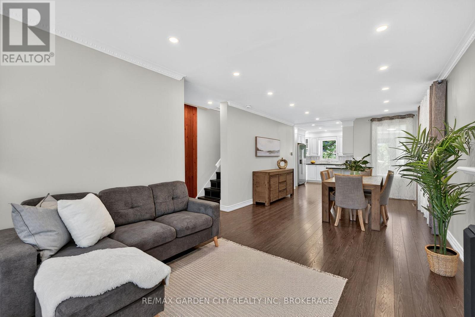 133 Connaught Avenue, Hamilton, Ontario  L8L 6Z2 - Photo 4 - X12313634