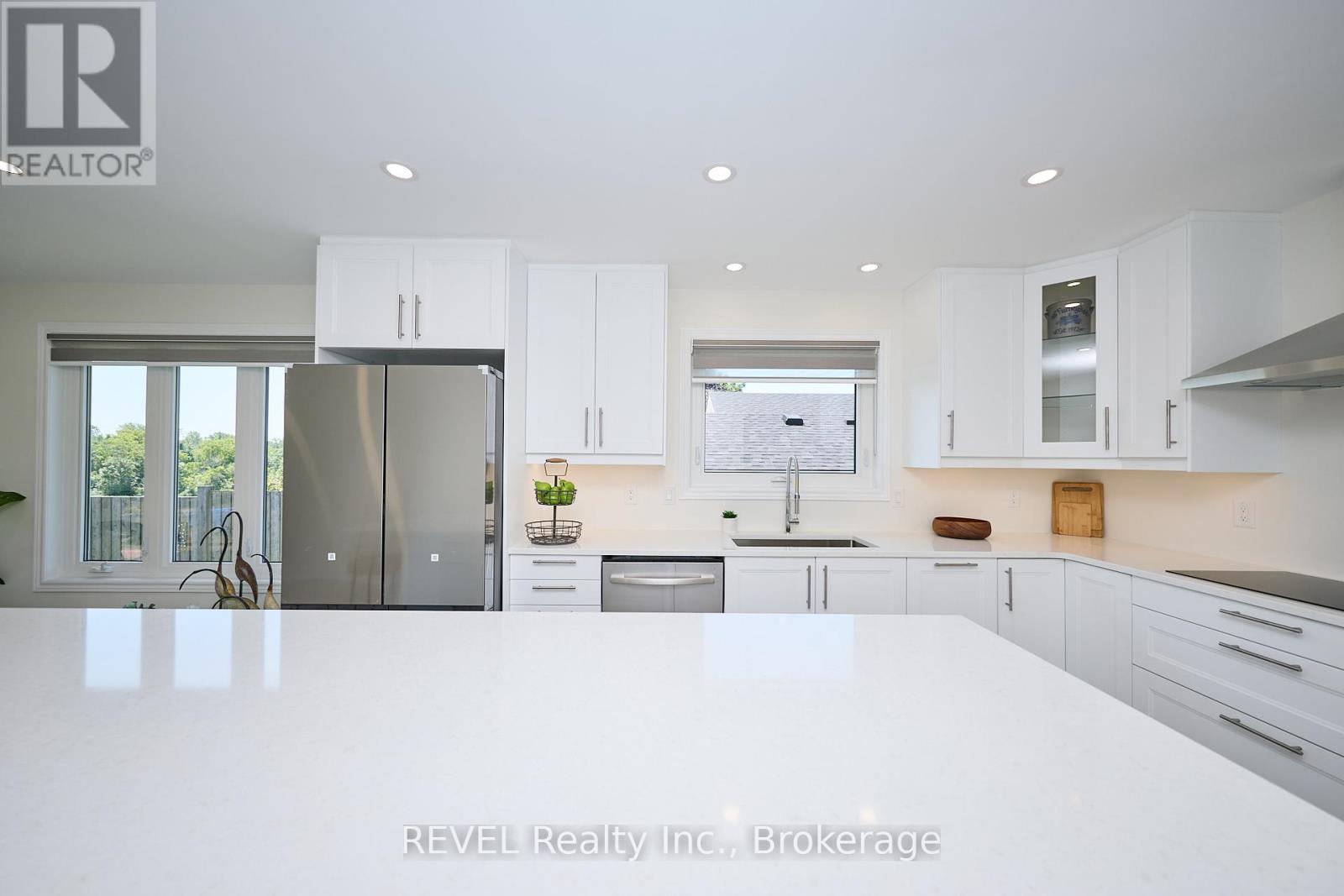 118 Colbeck Drive, Welland (Coyle Creek), Ontario  L3C 7B2 - Photo 19 - X12315311
