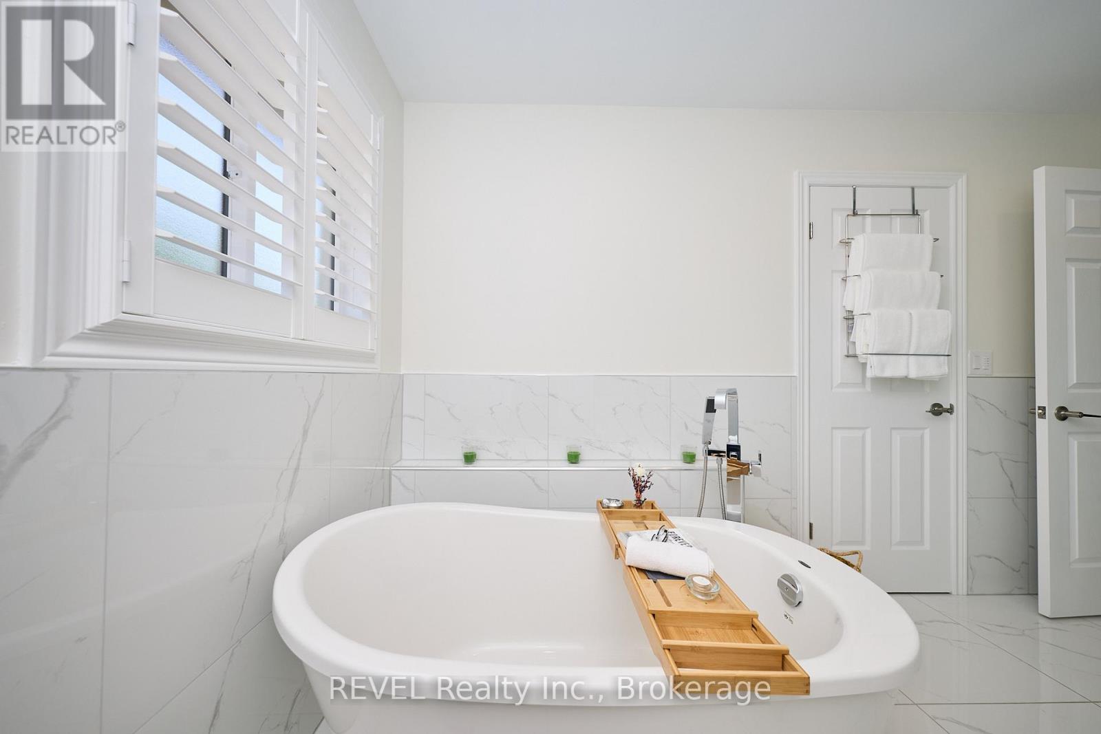 118 Colbeck Drive, Welland (Coyle Creek), Ontario  L3C 7B2 - Photo 29 - X12315311