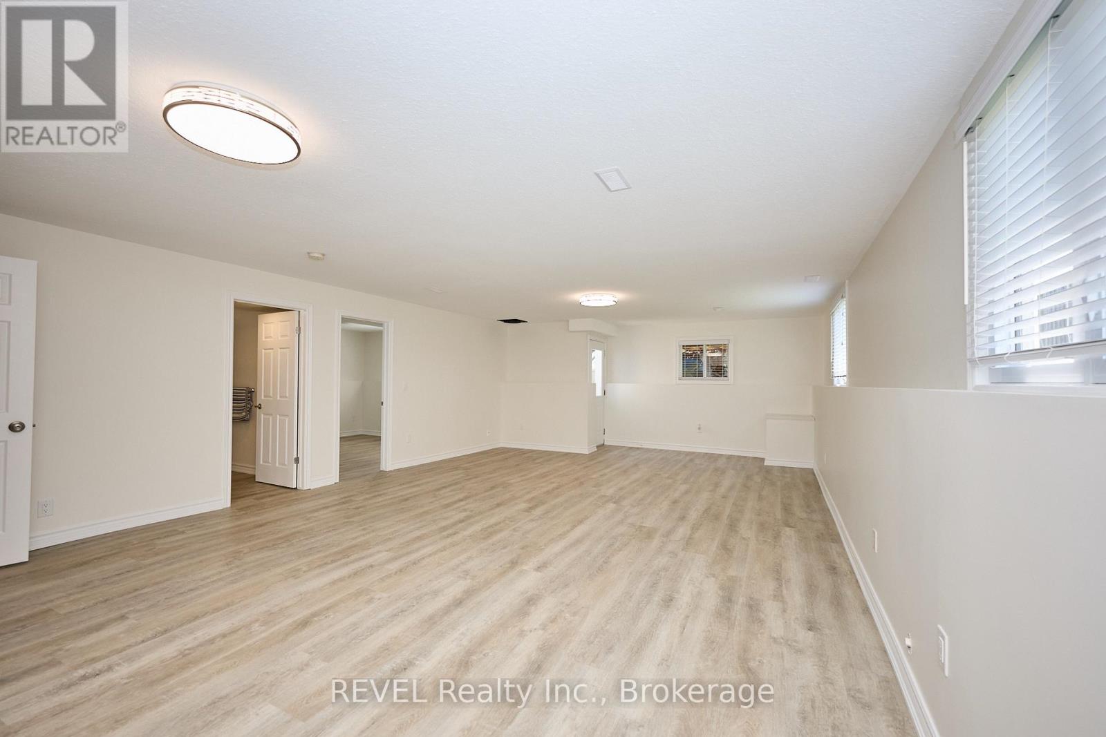 118 Colbeck Drive, Welland (Coyle Creek), Ontario  L3C 7B2 - Photo 42 - X12315311