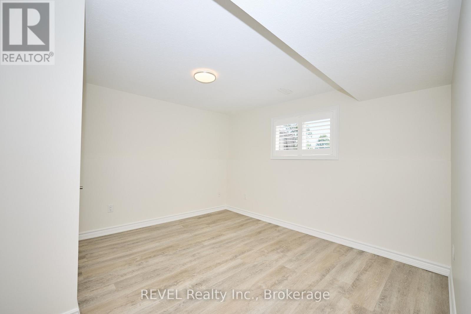118 Colbeck Drive, Welland (Coyle Creek), Ontario  L3C 7B2 - Photo 44 - X12315311