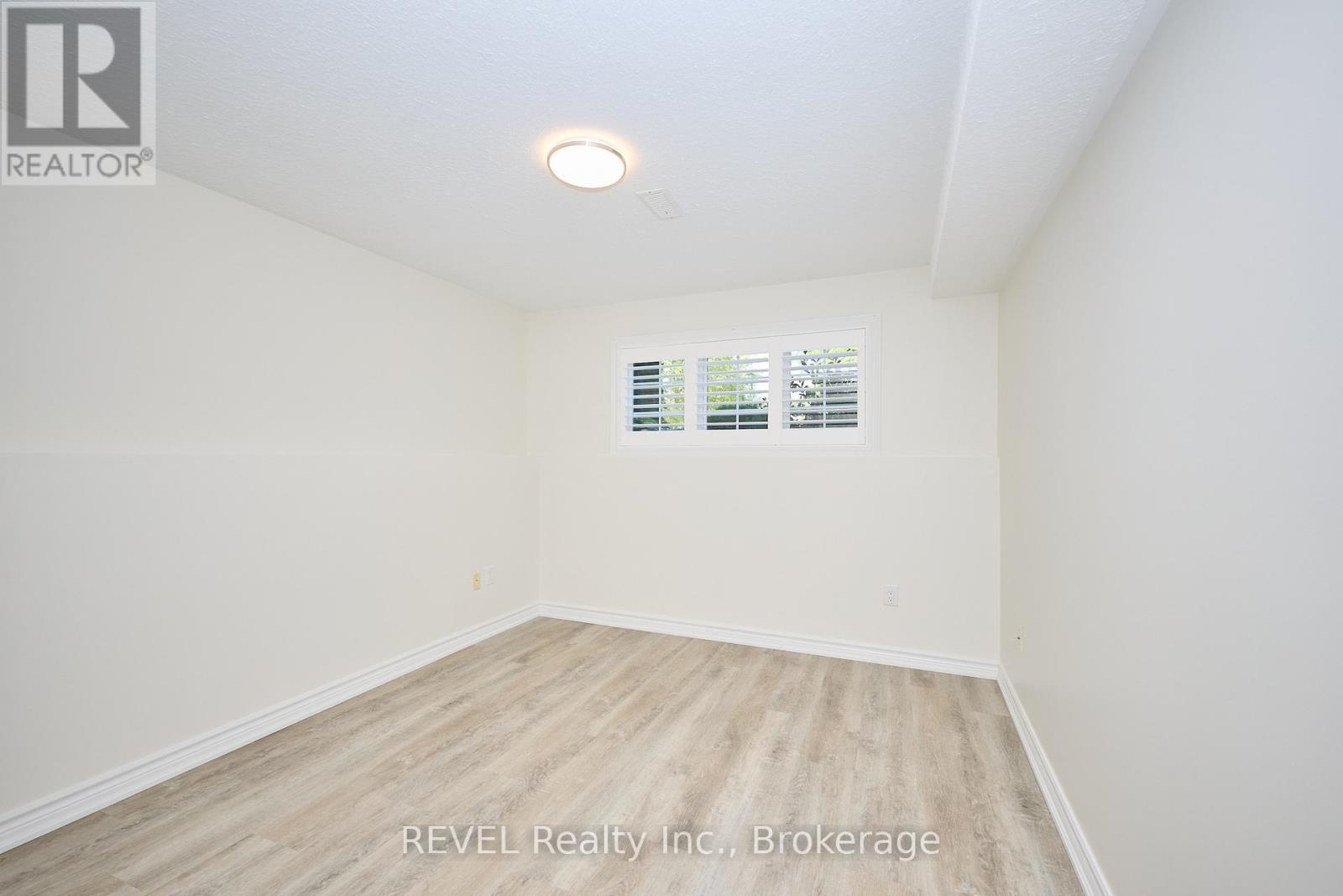118 Colbeck Drive, Welland (Coyle Creek), Ontario  L3C 7B2 - Photo 46 - X12315311