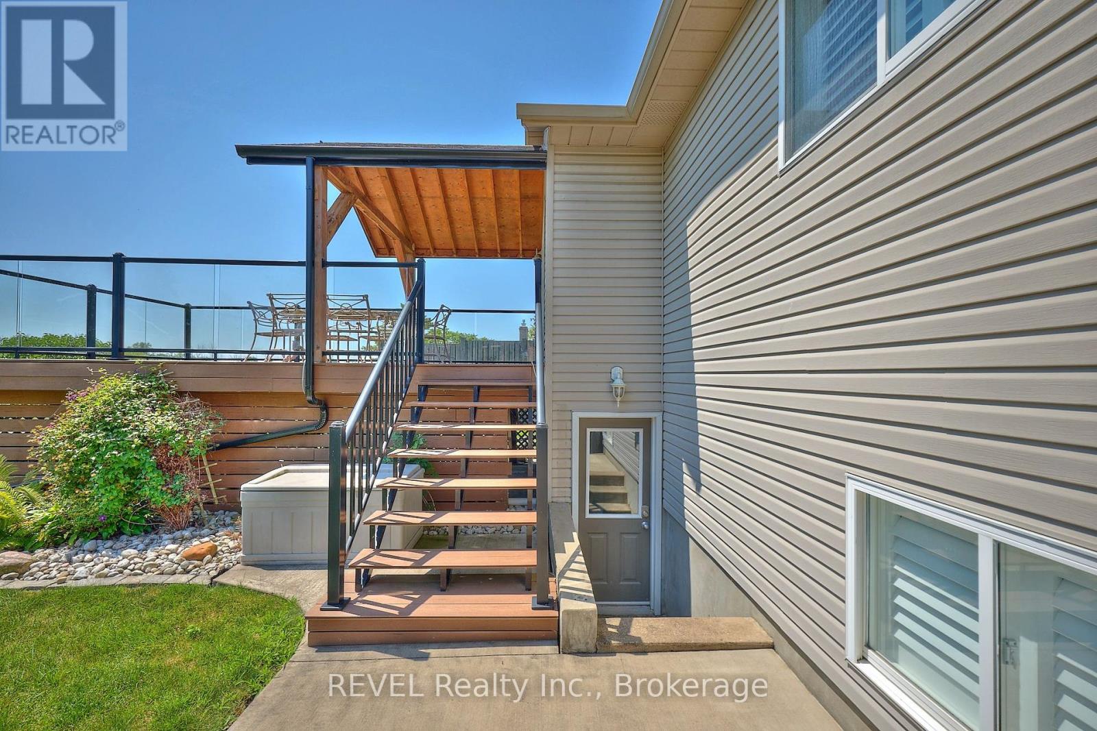 118 Colbeck Drive, Welland (Coyle Creek), Ontario  L3C 7B2 - Photo 49 - X12315311