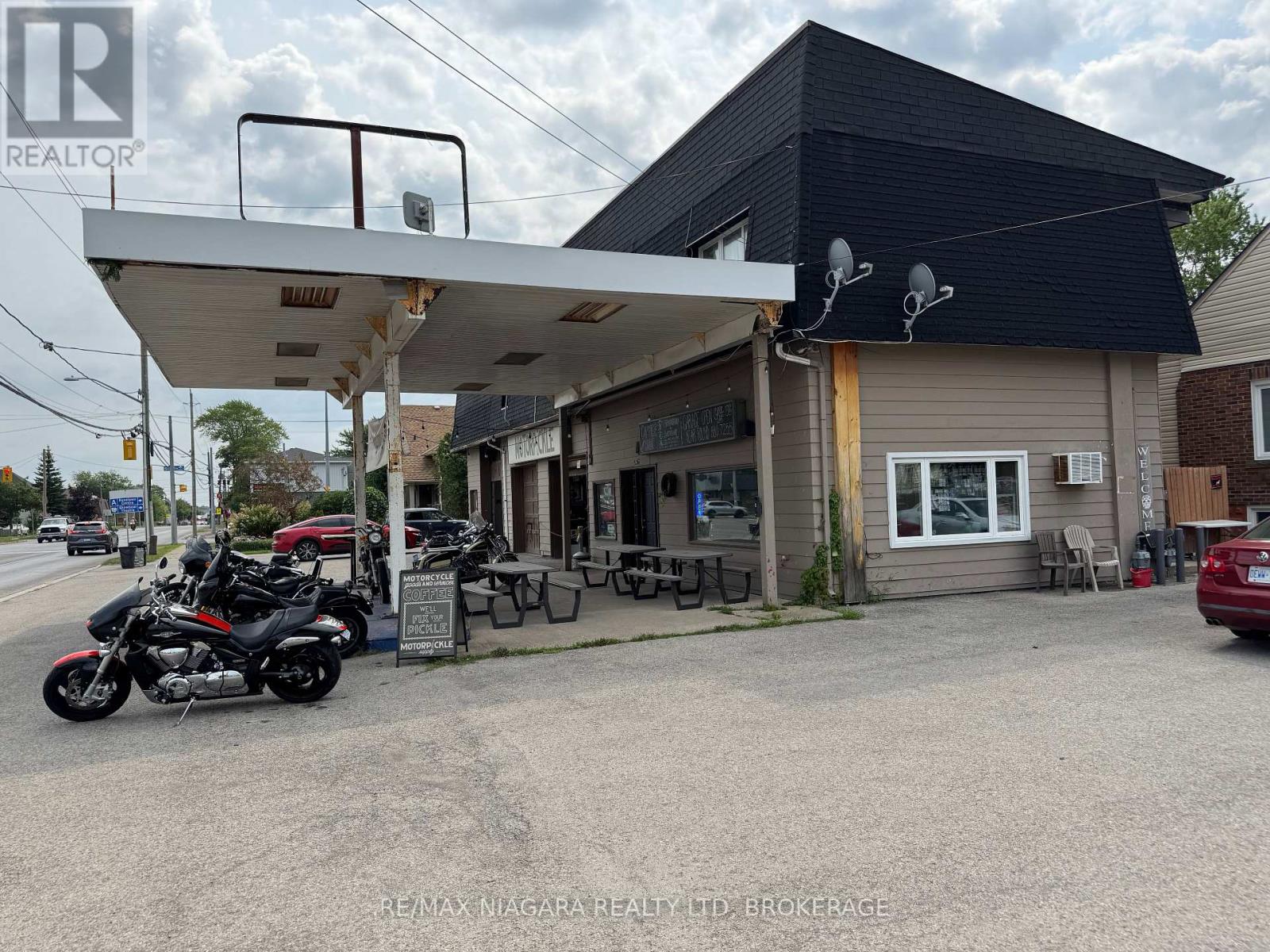 496 Main Street W, Port Colborne (Main Street), Ontario  L3K 3W4 - Photo 2 - X12315591
