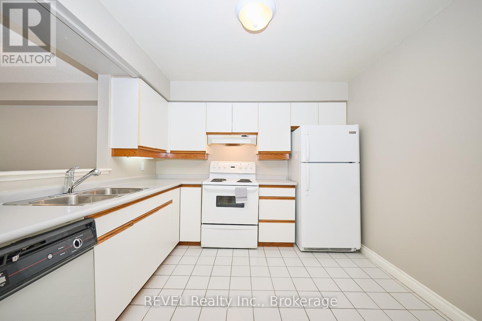 206 - 5100 Dorchester Road, Niagara Falls, Ontario  L2E 7H4 - Photo 7 - X12316778