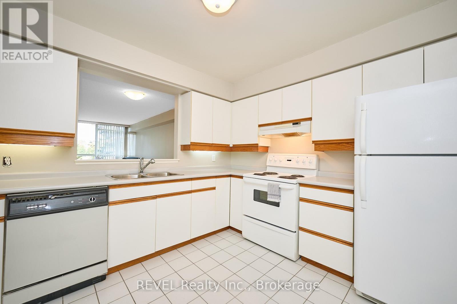 206 - 5100 Dorchester Road, Niagara Falls, Ontario  L2E 7H4 - Photo 8 - X12316778