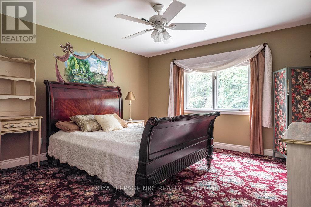 1110 Centre Street, Pelham, Ontario  L0S 1C0 - Photo 22 - X12322944