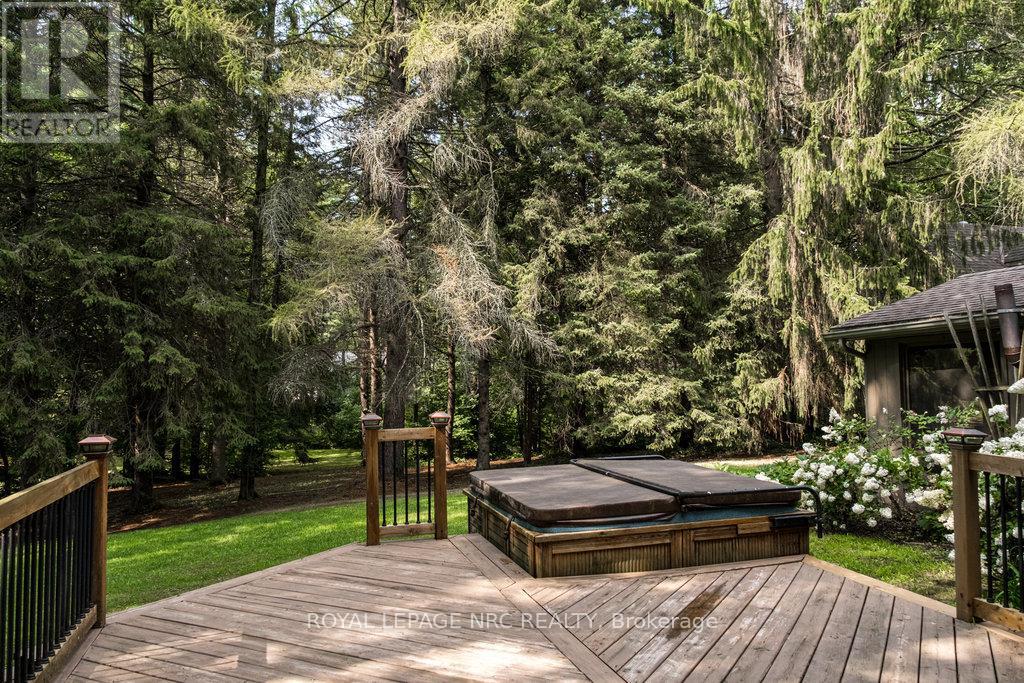 1110 Centre Street, Pelham, Ontario  L0S 1C0 - Photo 25 - X12322944