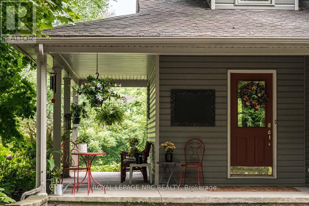 1110 Centre Street, Pelham, Ontario  L0S 1C0 - Photo 28 - X12322944