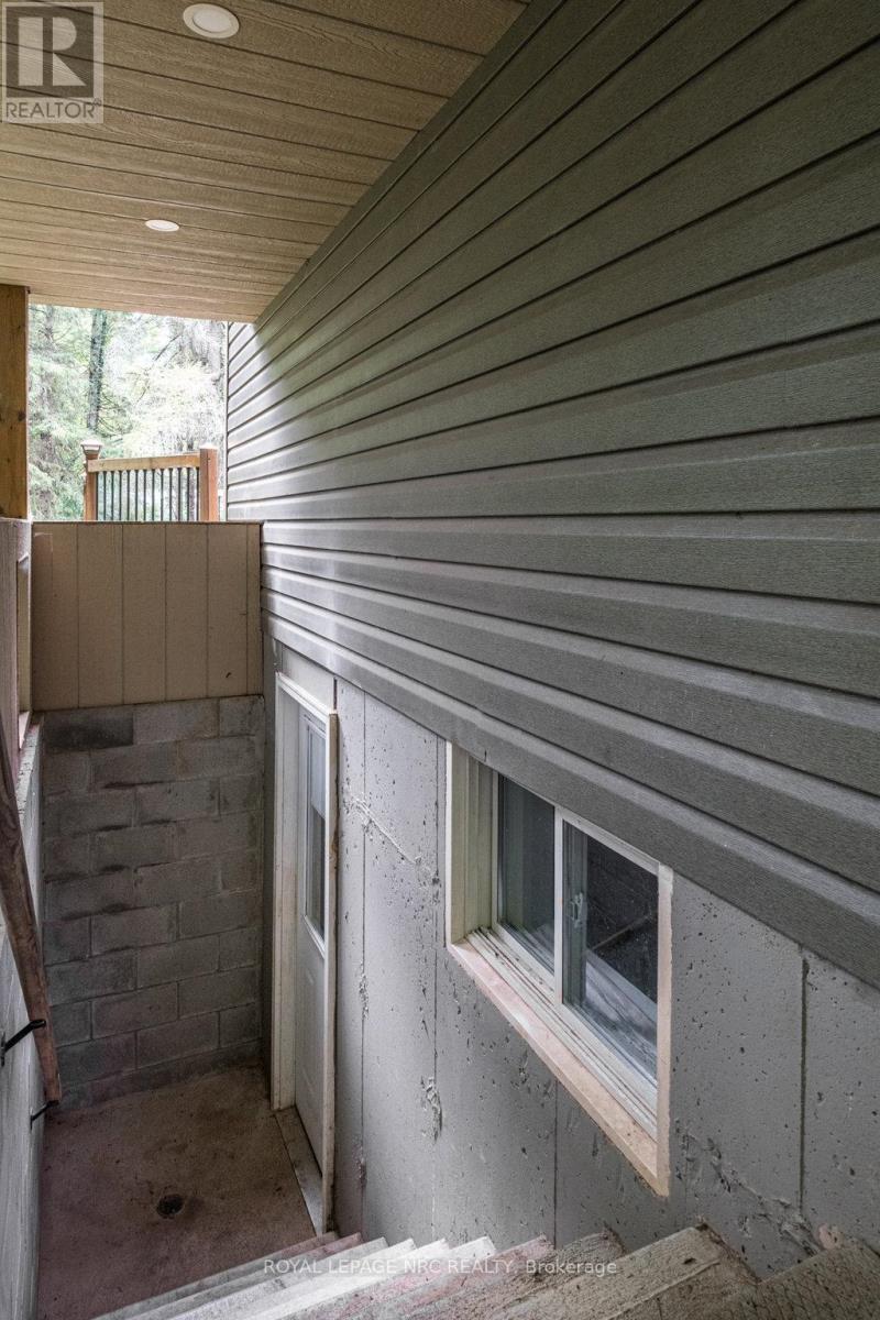 1110 Centre Street, Pelham, Ontario  L0S 1C0 - Photo 30 - X12322944