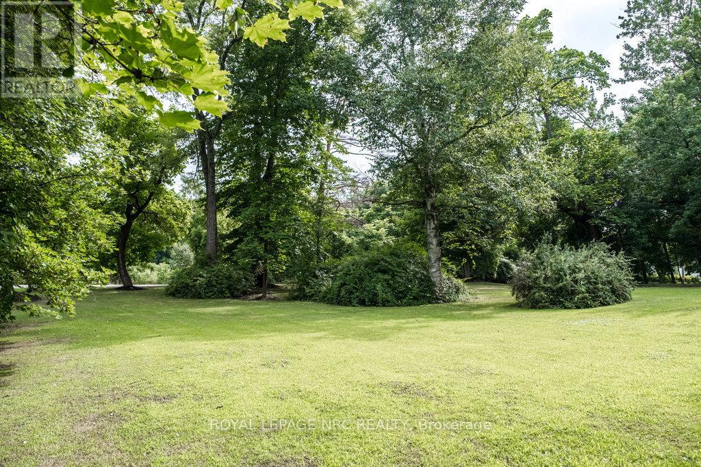 1110 Centre Street, Pelham, Ontario  L0S 1C0 - Photo 35 - X12322944