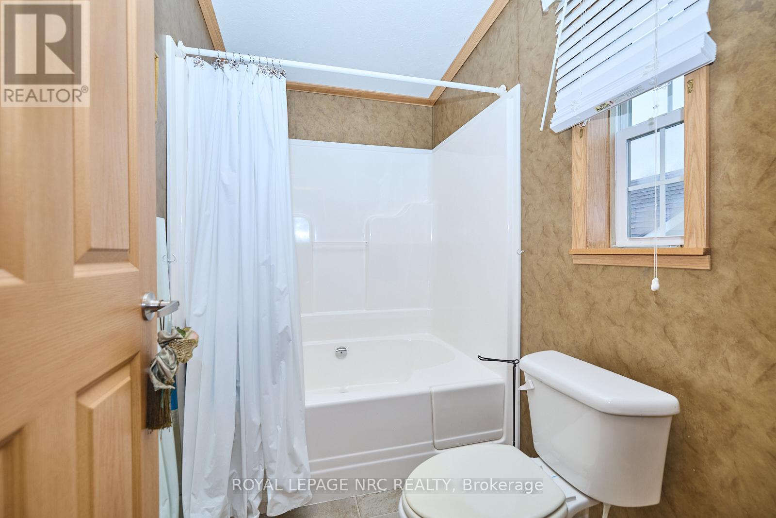 260 - 3033 Townline Road, Fort Erie (Black Creek), Ontario  L0S 1S1 - Photo 10 - X12327809