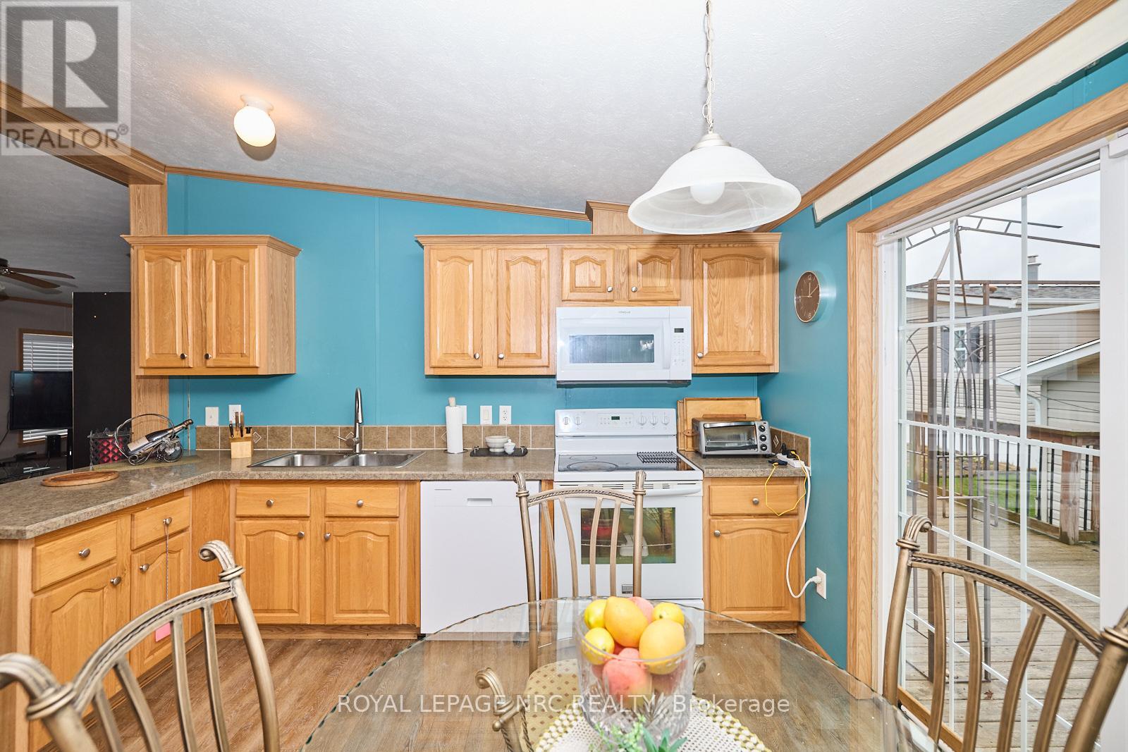 260 - 3033 Townline Road, Fort Erie (Black Creek), Ontario  L0S 1S1 - Photo 7 - X12327809