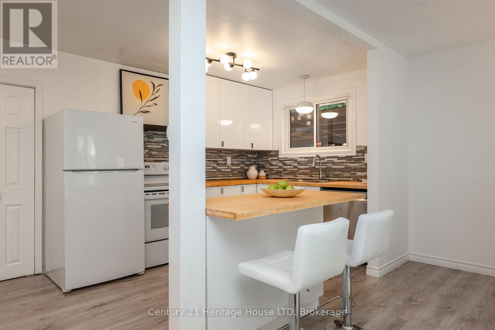 6861 Fairlawn Crescent, Niagara Falls (Arad/fallsview), Ontario  L2G 5B1 - Photo 13 - X12329857