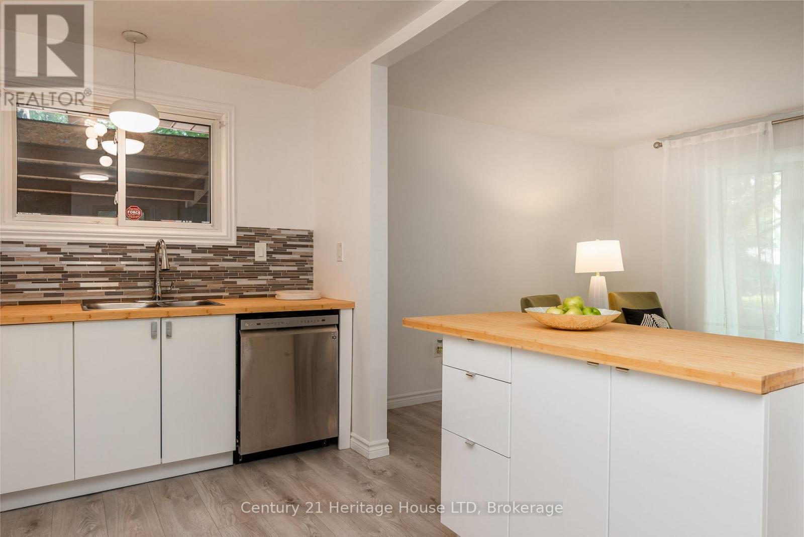 6861 Fairlawn Crescent, Niagara Falls (Arad/fallsview), Ontario  L2G 5B1 - Photo 14 - X12329857