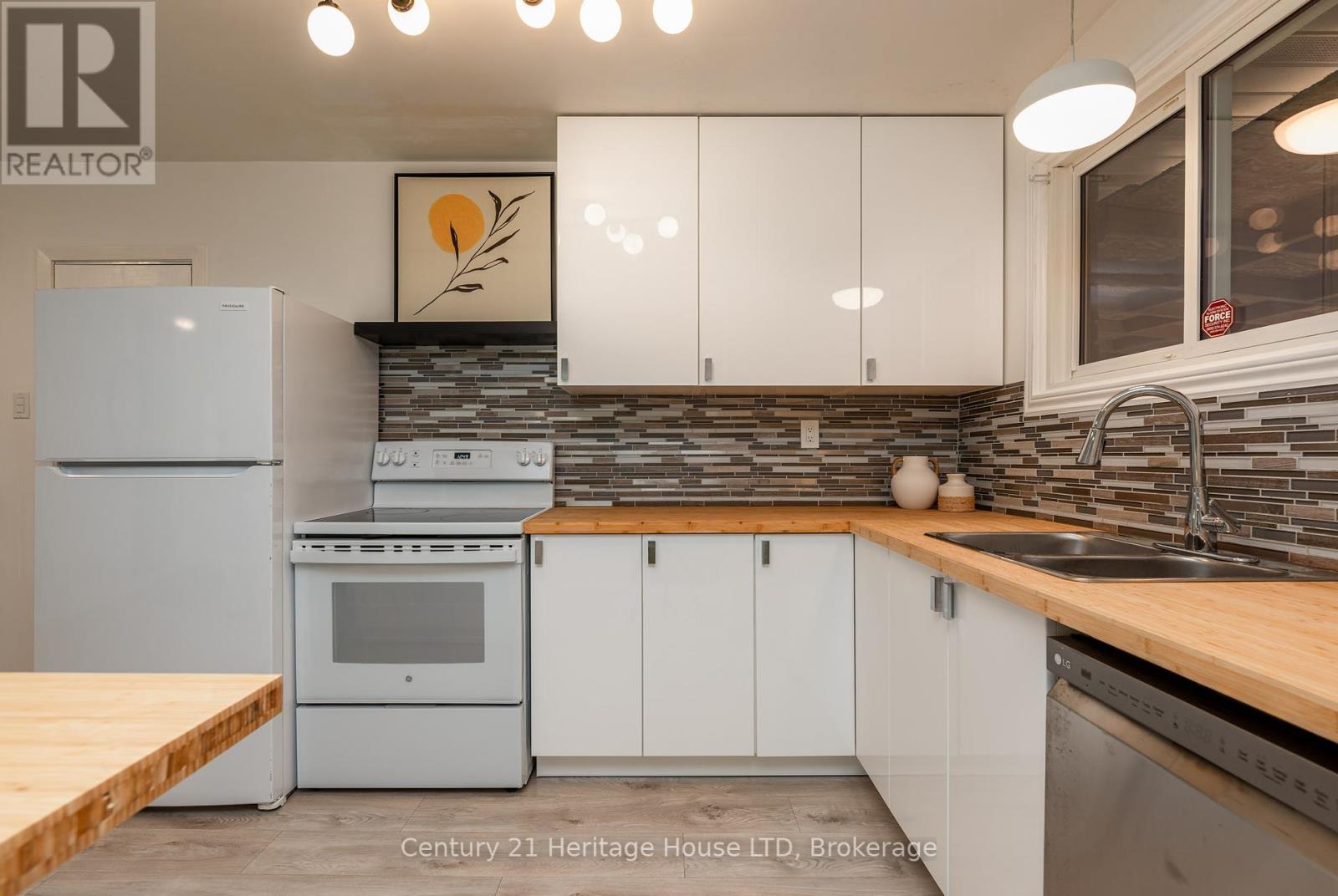 6861 Fairlawn Crescent, Niagara Falls (Arad/fallsview), Ontario  L2G 5B1 - Photo 15 - X12329857