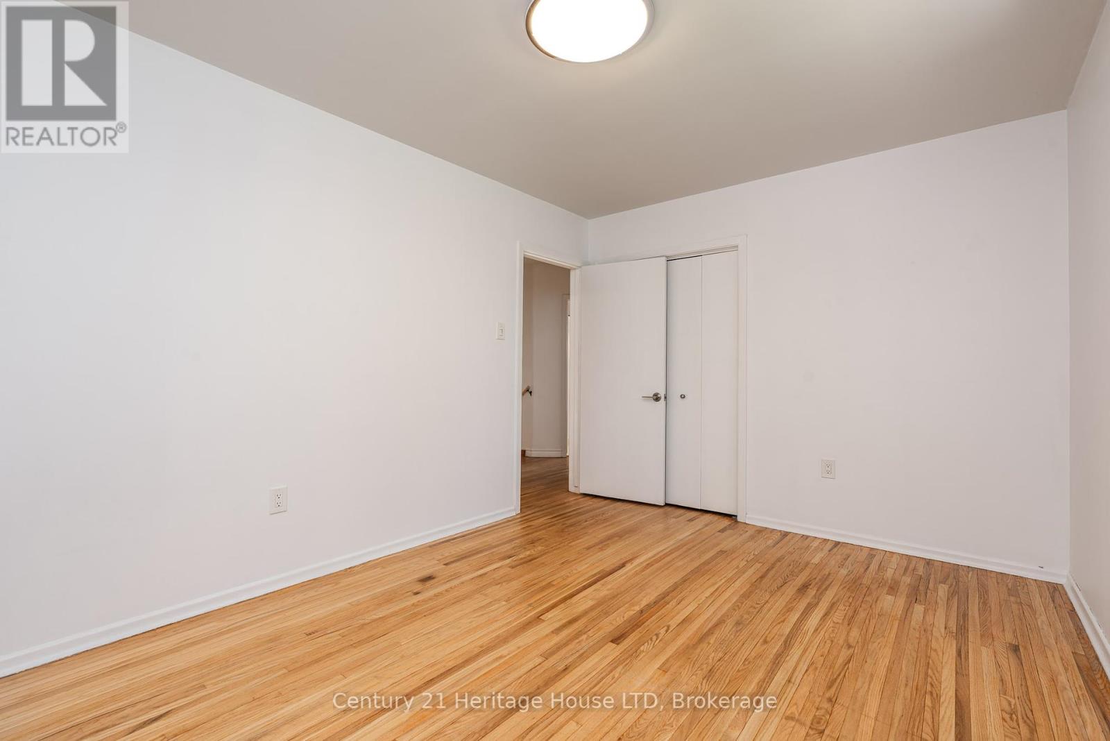 6861 Fairlawn Crescent, Niagara Falls (Arad/fallsview), Ontario  L2G 5B1 - Photo 19 - X12329857