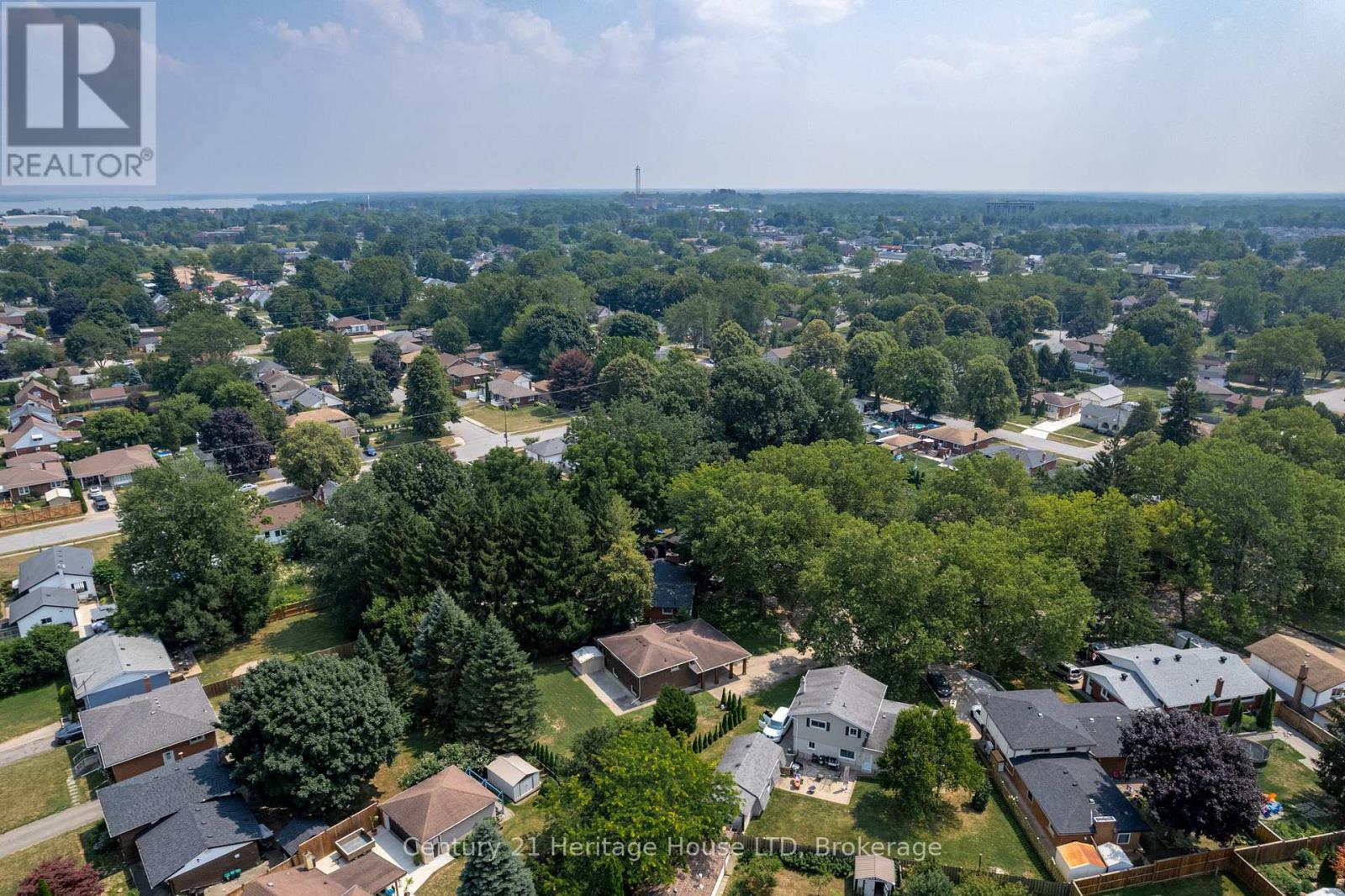 6861 Fairlawn Crescent, Niagara Falls (Arad/fallsview), Ontario  L2G 5B1 - Photo 31 - X12329857