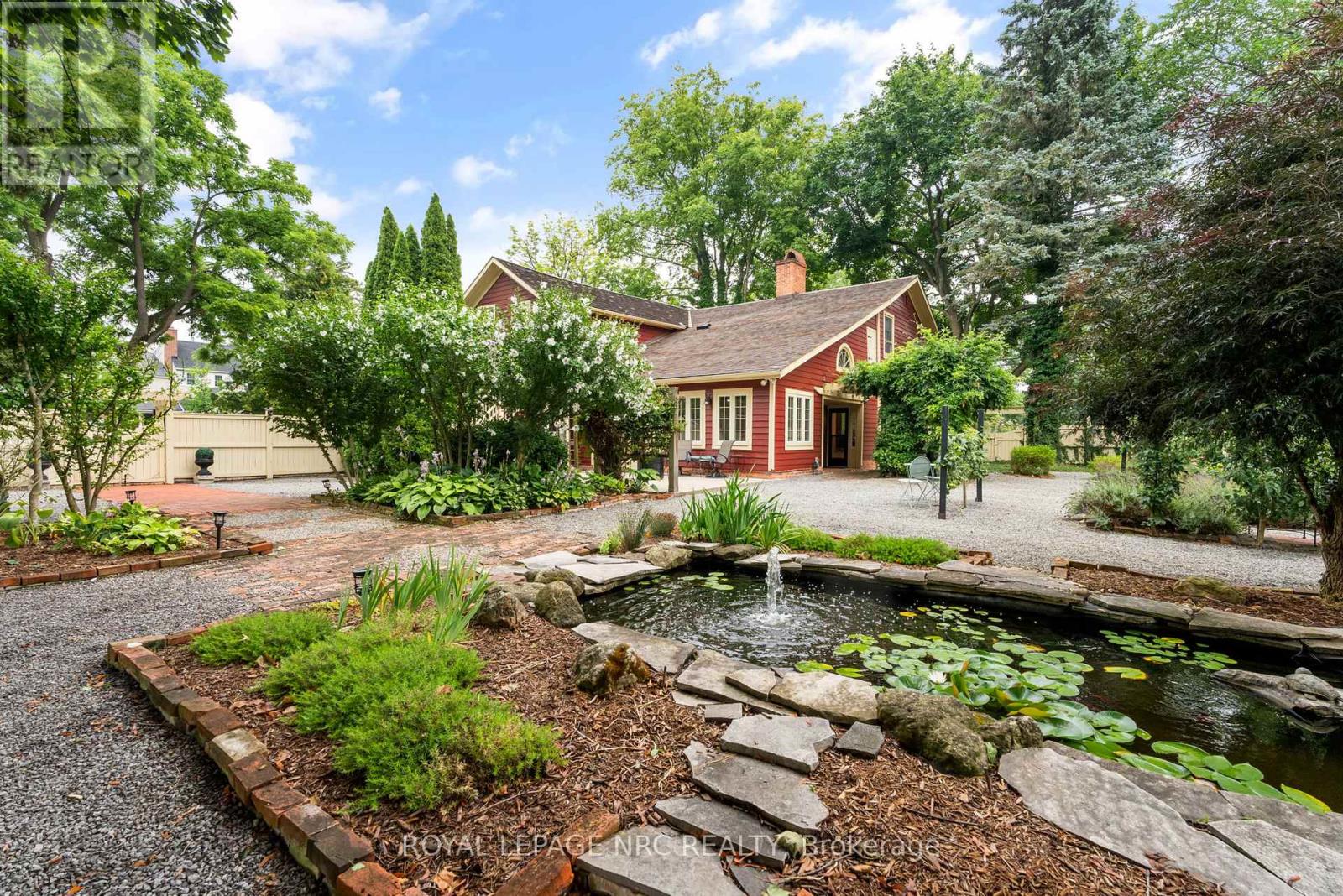 307 Mississagua Street, Niagara-On-The-Lake, Ontario  L0S 1J0 - Photo 2 - X12330594