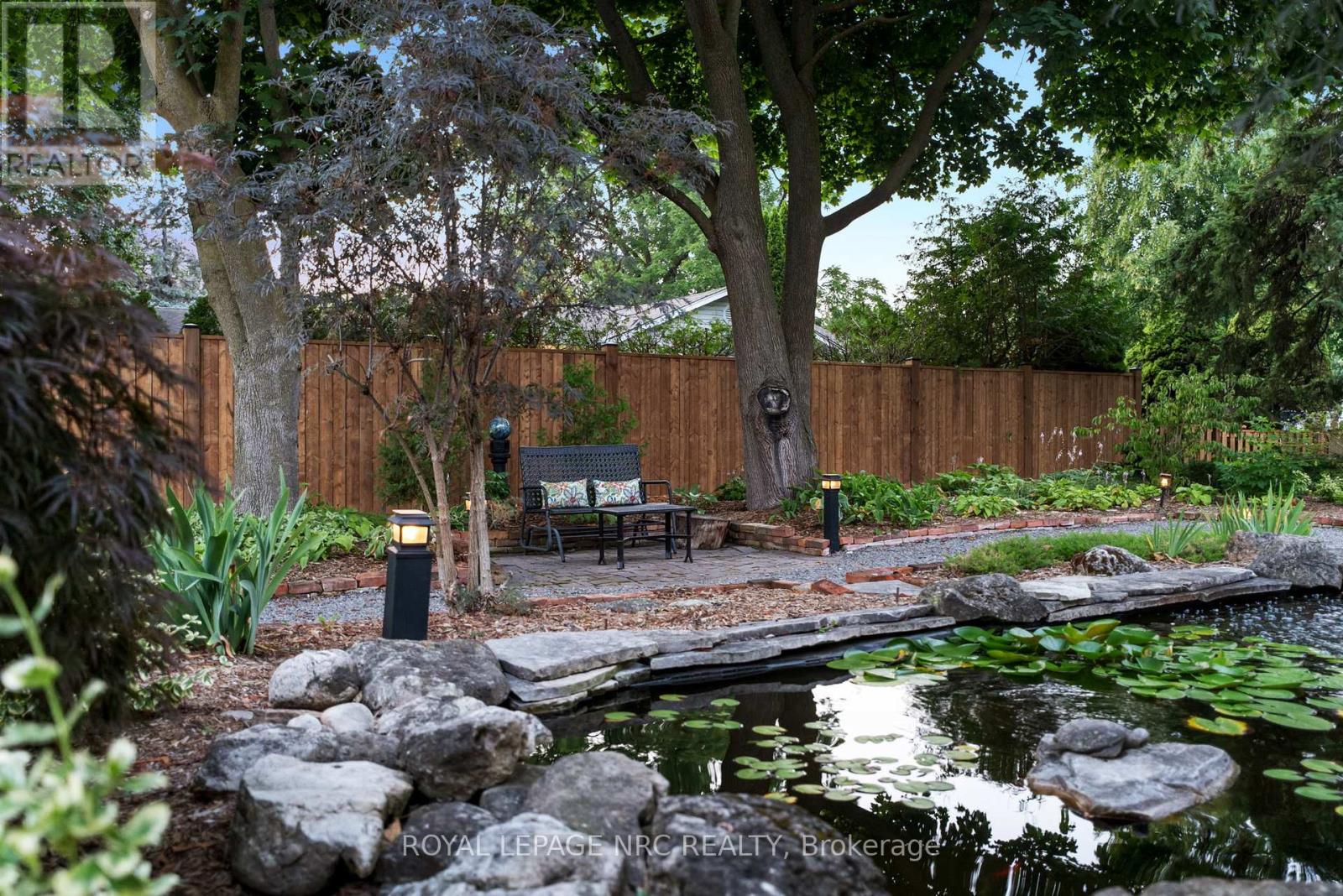 307 Mississagua Street, Niagara-On-The-Lake, Ontario  L0S 1J0 - Photo 3 - X12330594