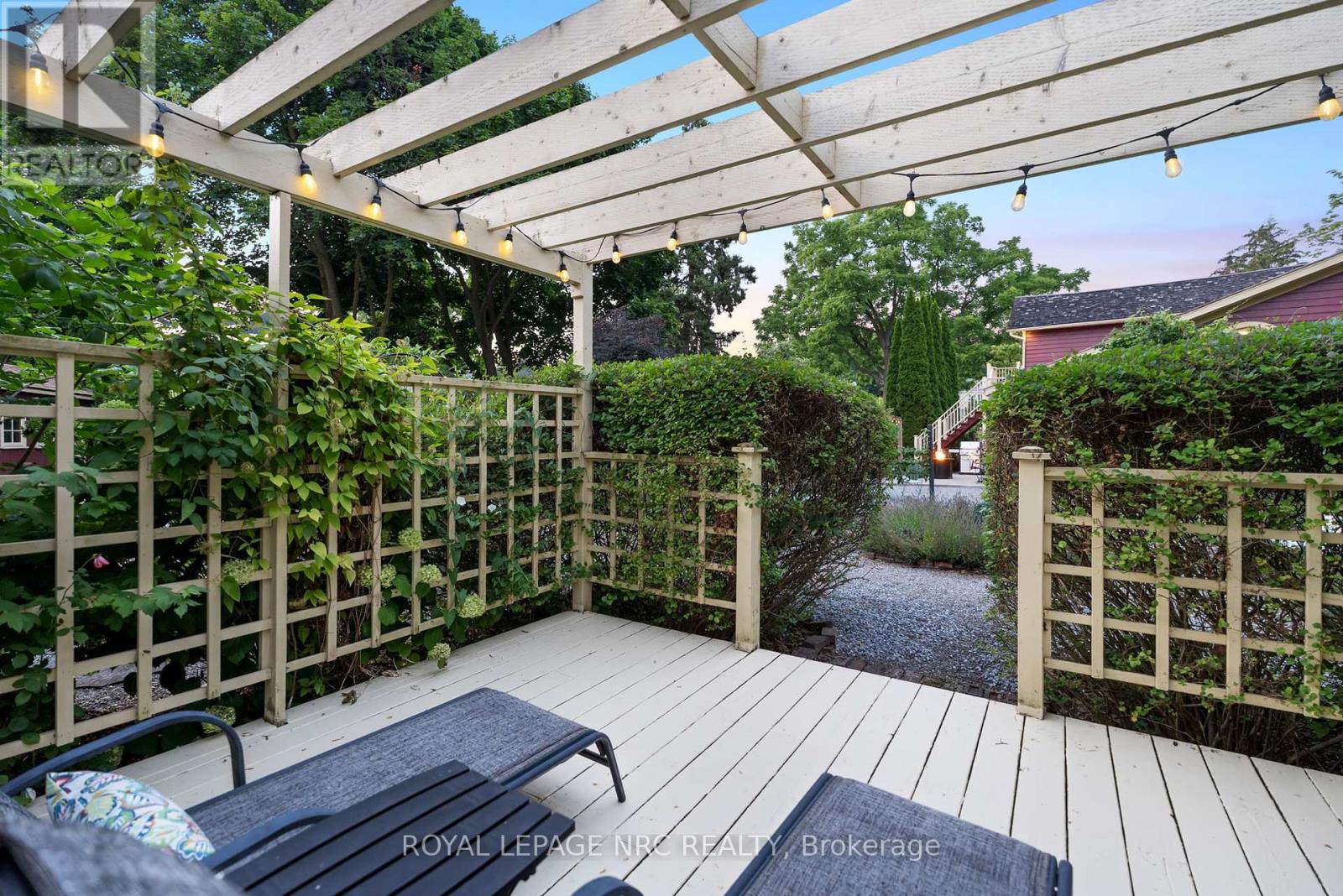 307 Mississagua Street, Niagara-On-The-Lake, Ontario  L0S 1J0 - Photo 4 - X12330594