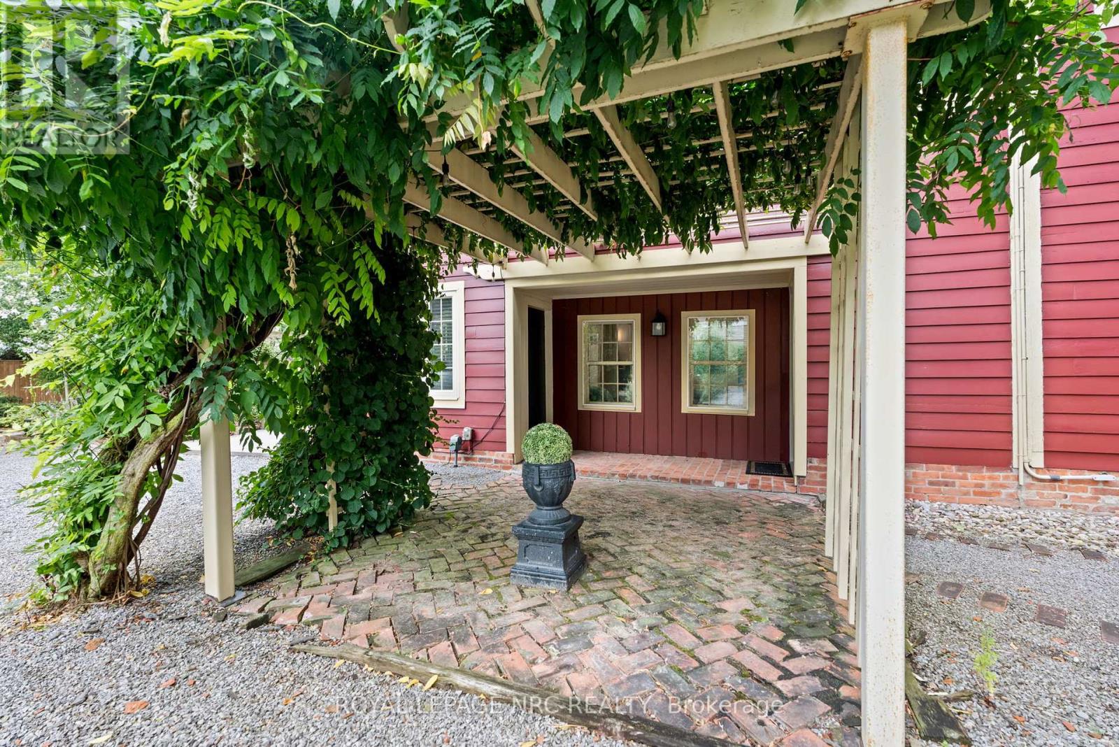 307 Mississagua Street, Niagara-On-The-Lake, Ontario  L0S 1J0 - Photo 44 - X12330594