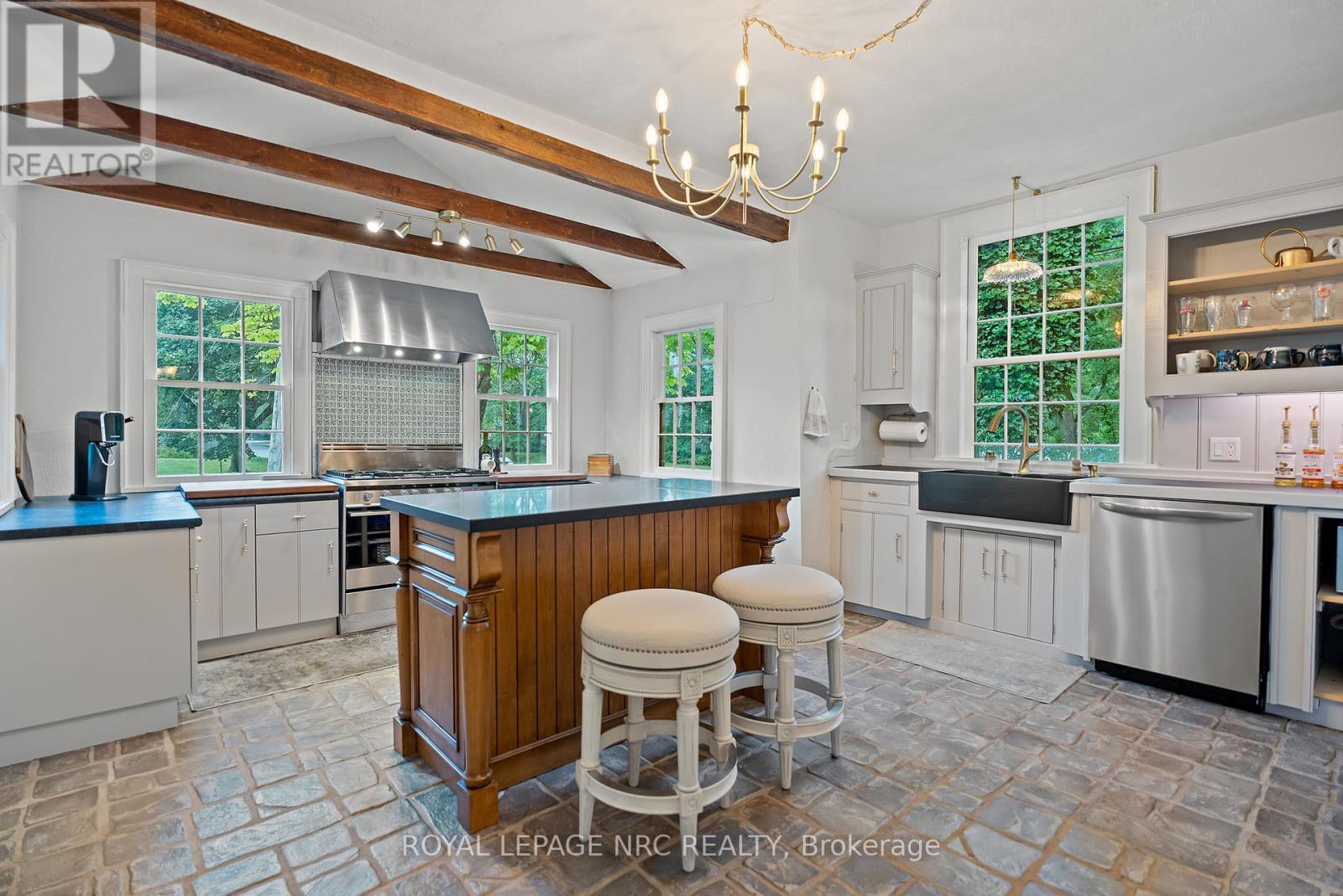 307 Mississagua Street, Niagara-On-The-Lake, Ontario  L0S 1J0 - Photo 5 - X12330594