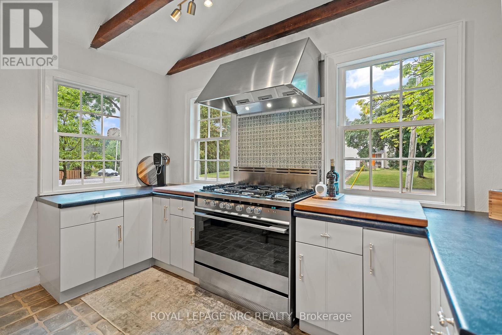 307 Mississagua Street, Niagara-On-The-Lake, Ontario  L0S 1J0 - Photo 7 - X12330594