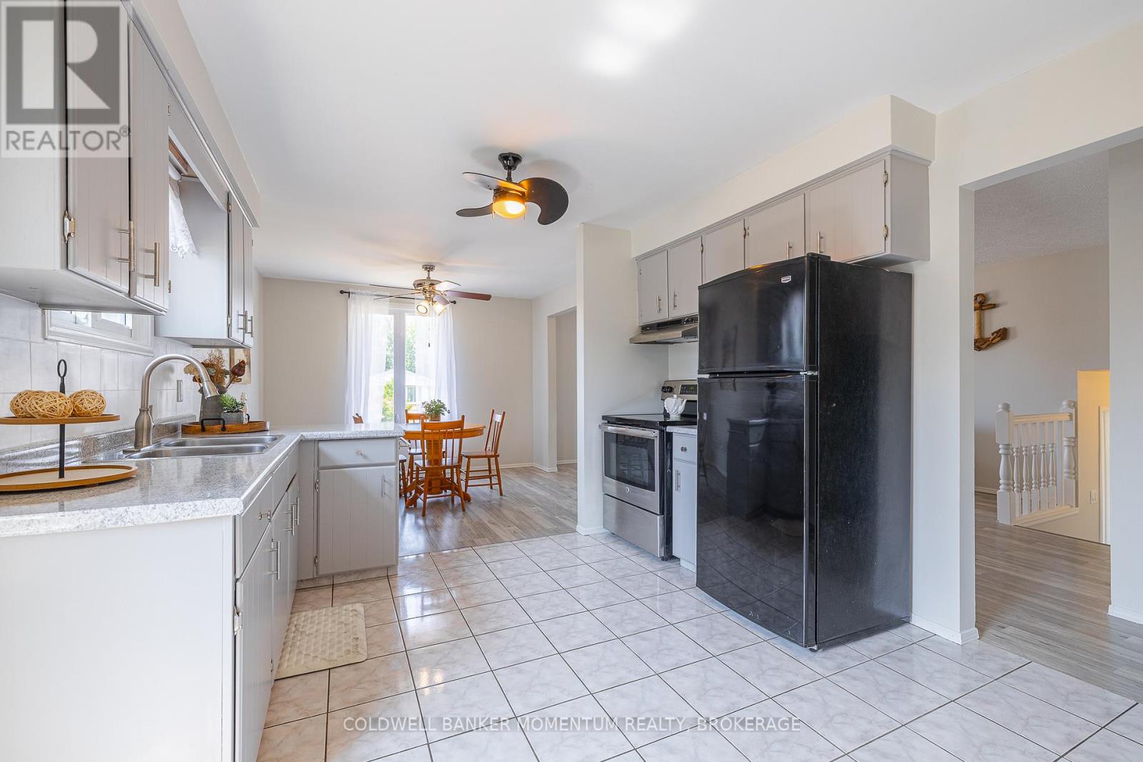 386 Daytona Drive, Fort Erie (Crescent Park), Ontario  L2A 4Y9 - Photo 13 - X12340876