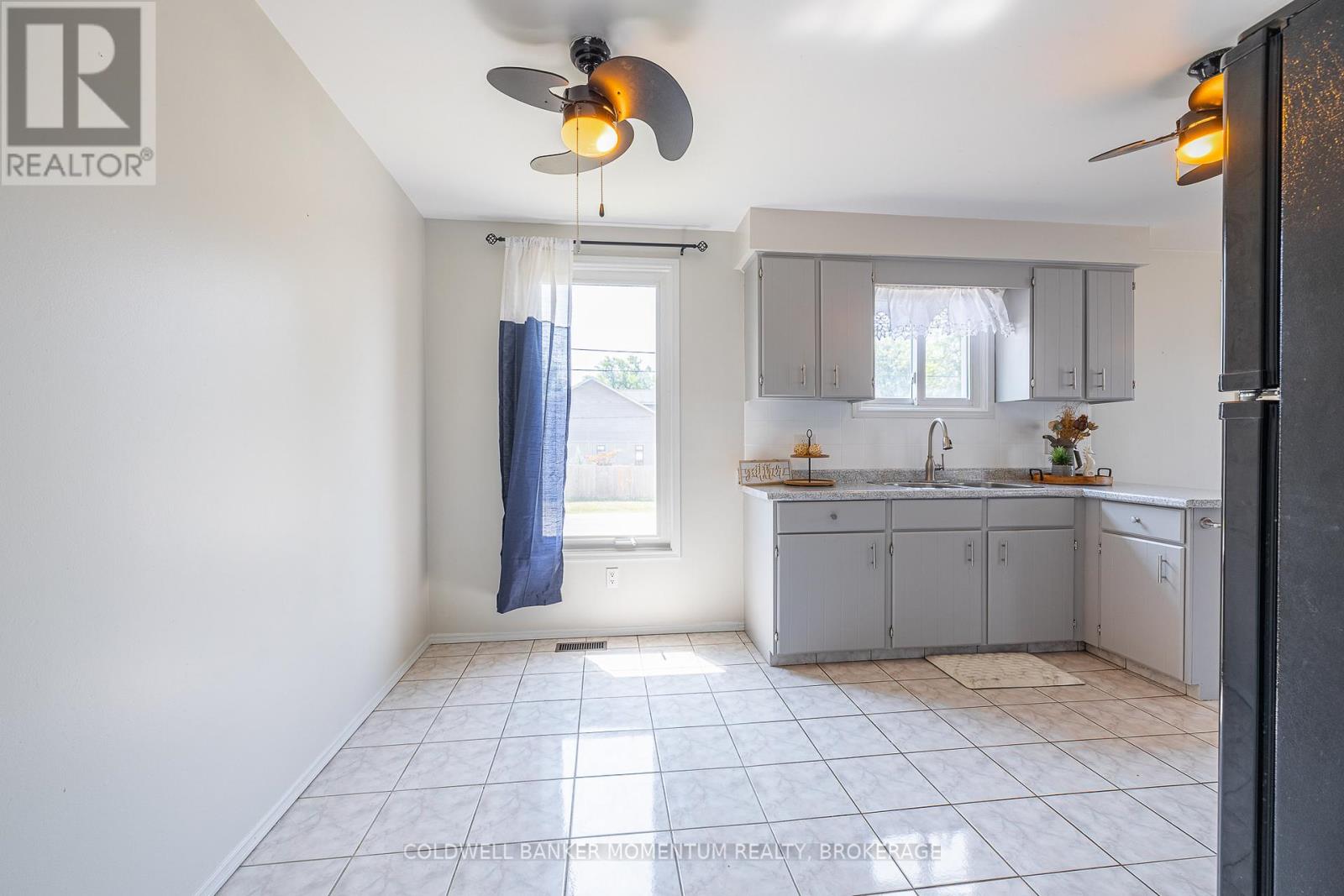 386 Daytona Drive, Fort Erie (Crescent Park), Ontario  L2A 4Y9 - Photo 17 - X12340876