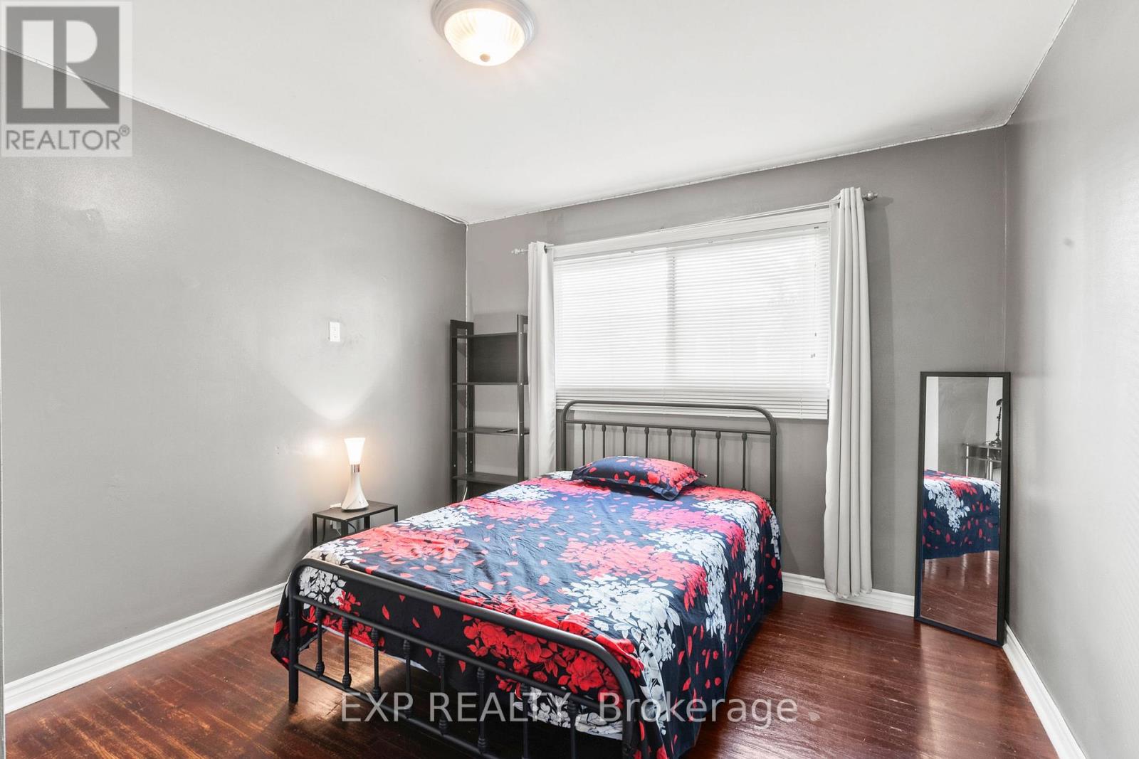 61 Radford Street, Hamilton (Ainslie Wood), Ontario  L8S 3E5 - Photo 13 - X12363943
