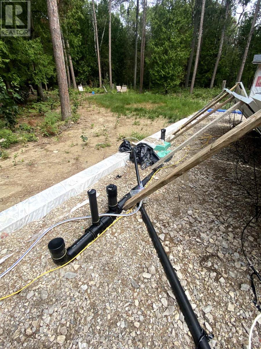 262 Johnsons Harbour Road, Northern Bruce Peninsula, Ontario  N0H 2R0 - Photo 16 - X12365347