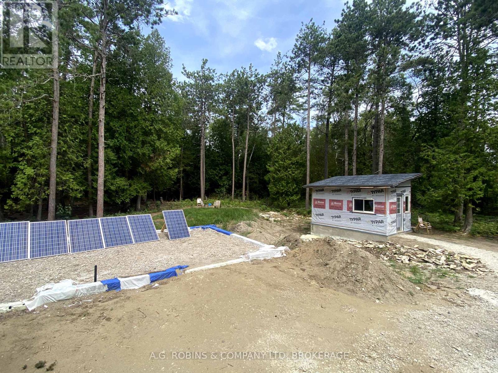 262 Johnsons Harbour Road, Northern Bruce Peninsula, Ontario  N0H 2R0 - Photo 6 - X12365347