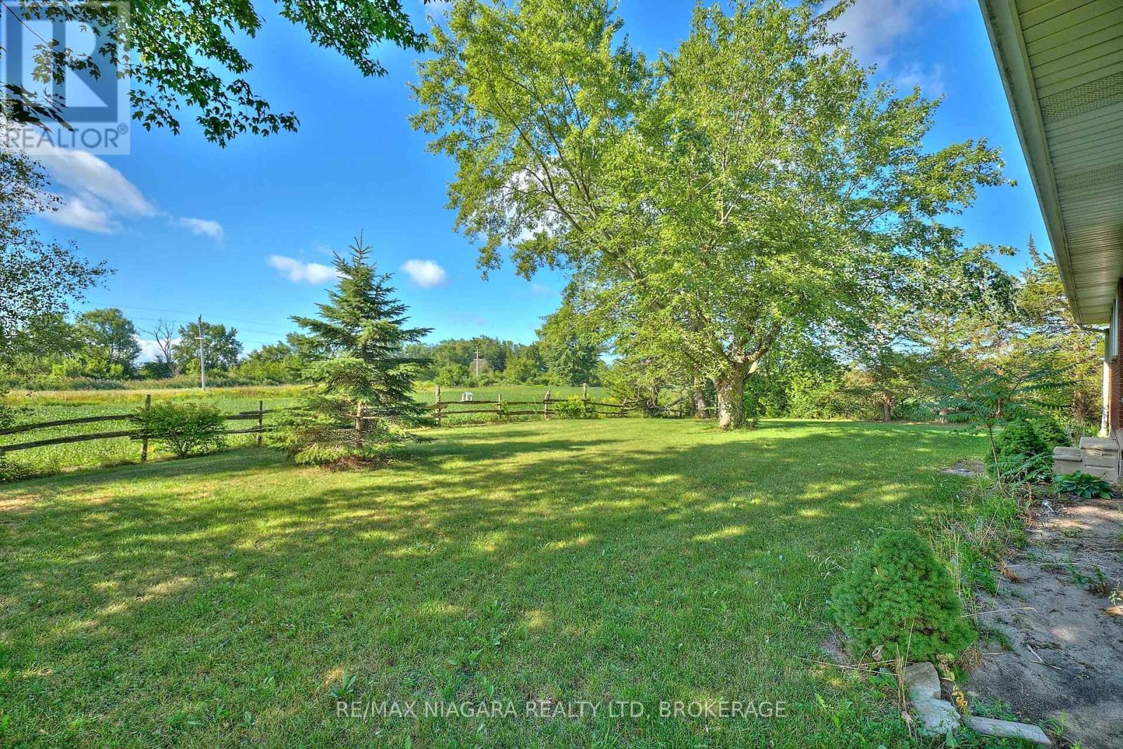 32626 Clarendon Street W, Wainfleet, Ontario  L0S 1V0 - Photo 13 - X12365740