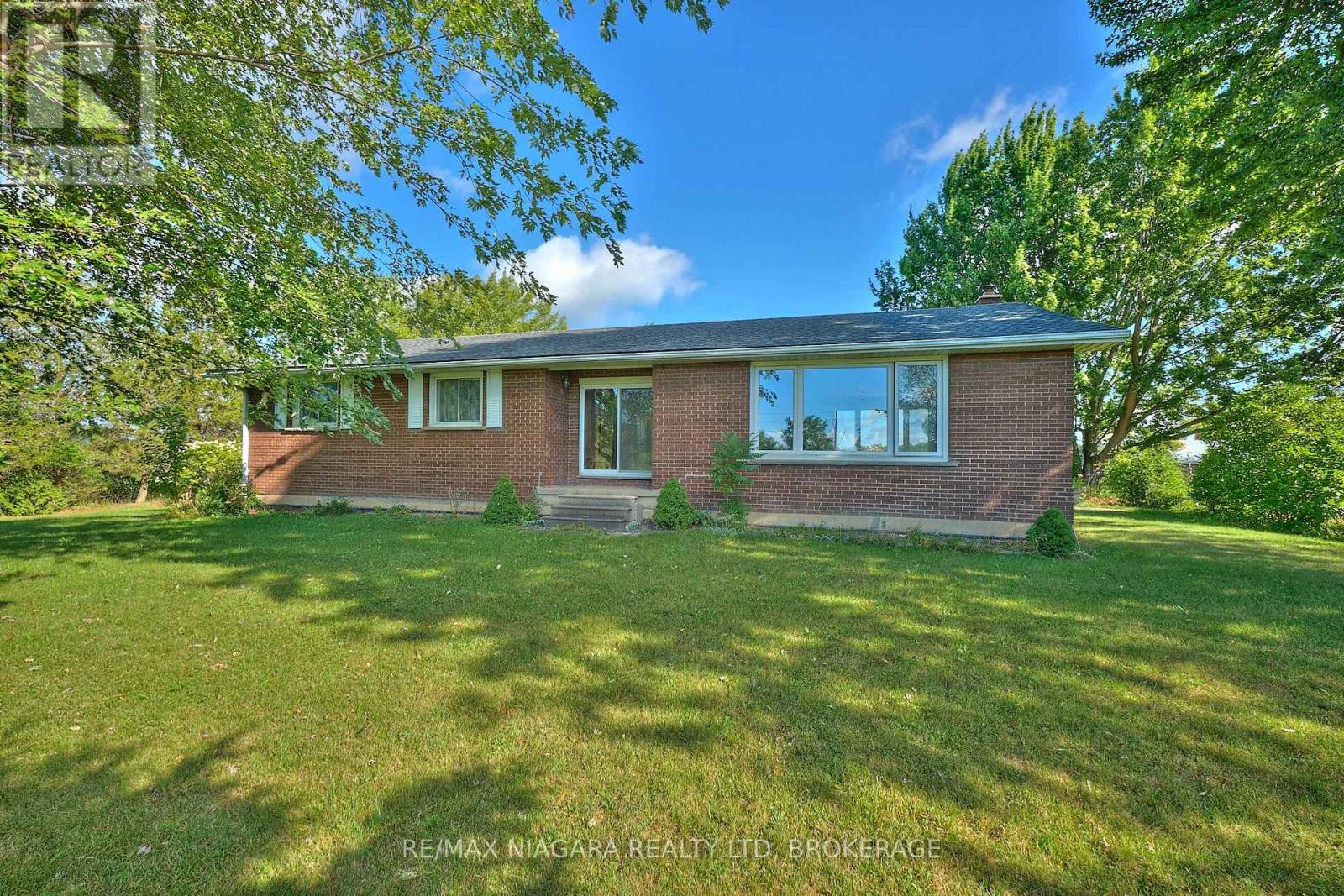 32626 Clarendon Street W, Wainfleet, Ontario  L0S 1V0 - Photo 2 - X12365740
