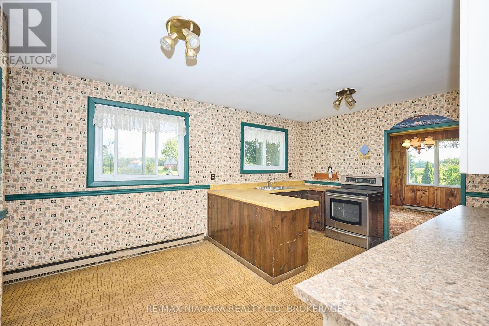 32626 Clarendon Street W, Wainfleet, Ontario  L0S 1V0 - Photo 25 - X12365740