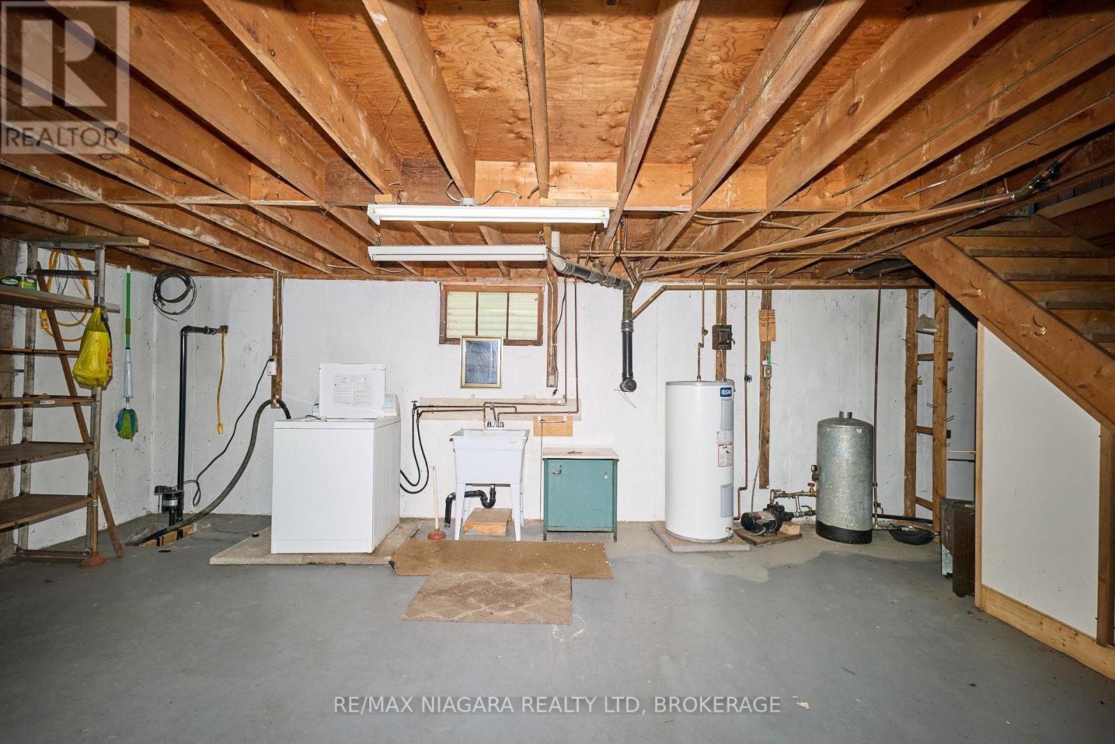 32626 Clarendon Street W, Wainfleet, Ontario  L0S 1V0 - Photo 33 - X12365740