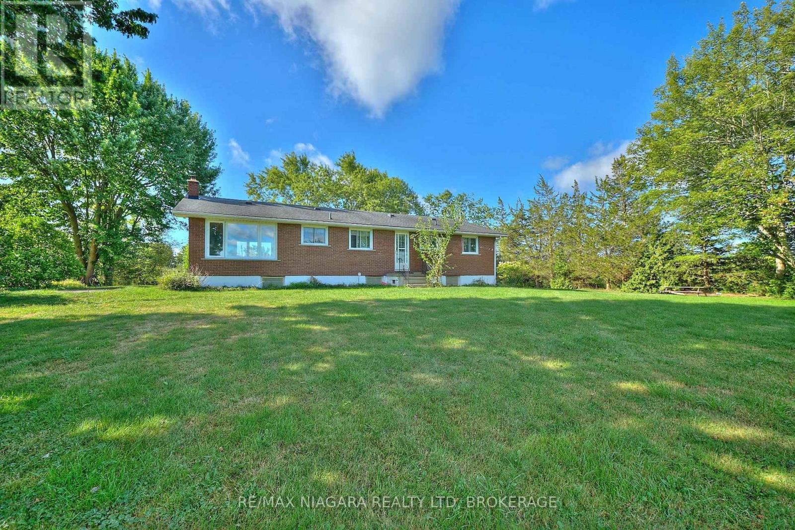 32626 Clarendon Street W, Wainfleet, Ontario  L0S 1V0 - Photo 7 - X12365740