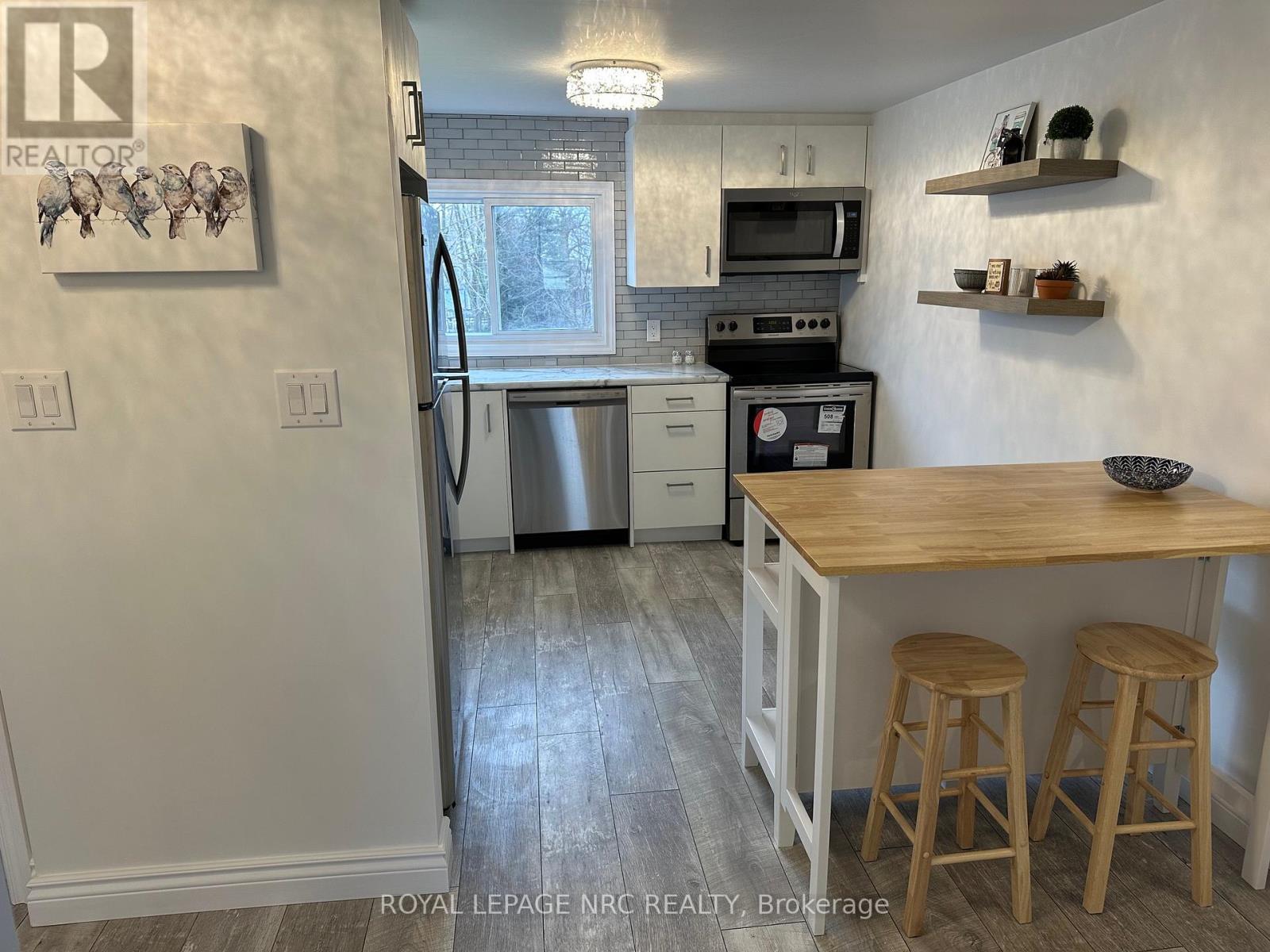 45 Catherine Street, Fort Erie, Ontario  L2A 2G8 - Photo 13 - X12369324